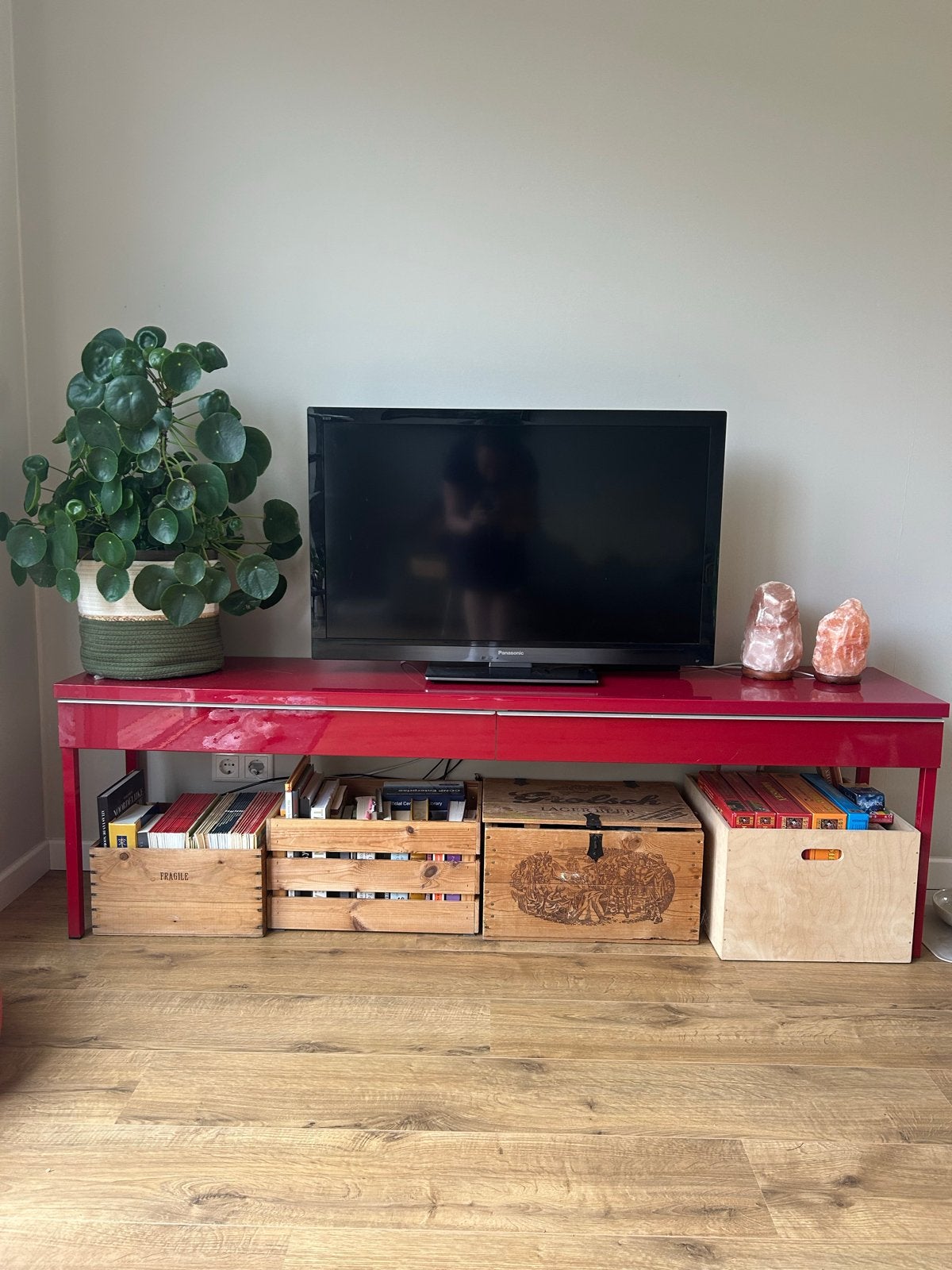 Vintage Ikea Besta Burs TV-meubel 1999 - Glanzend Rood, Huis en Inrichting, Kasten | Televisiemeubels, Ophalen, 150 tot 200 cm