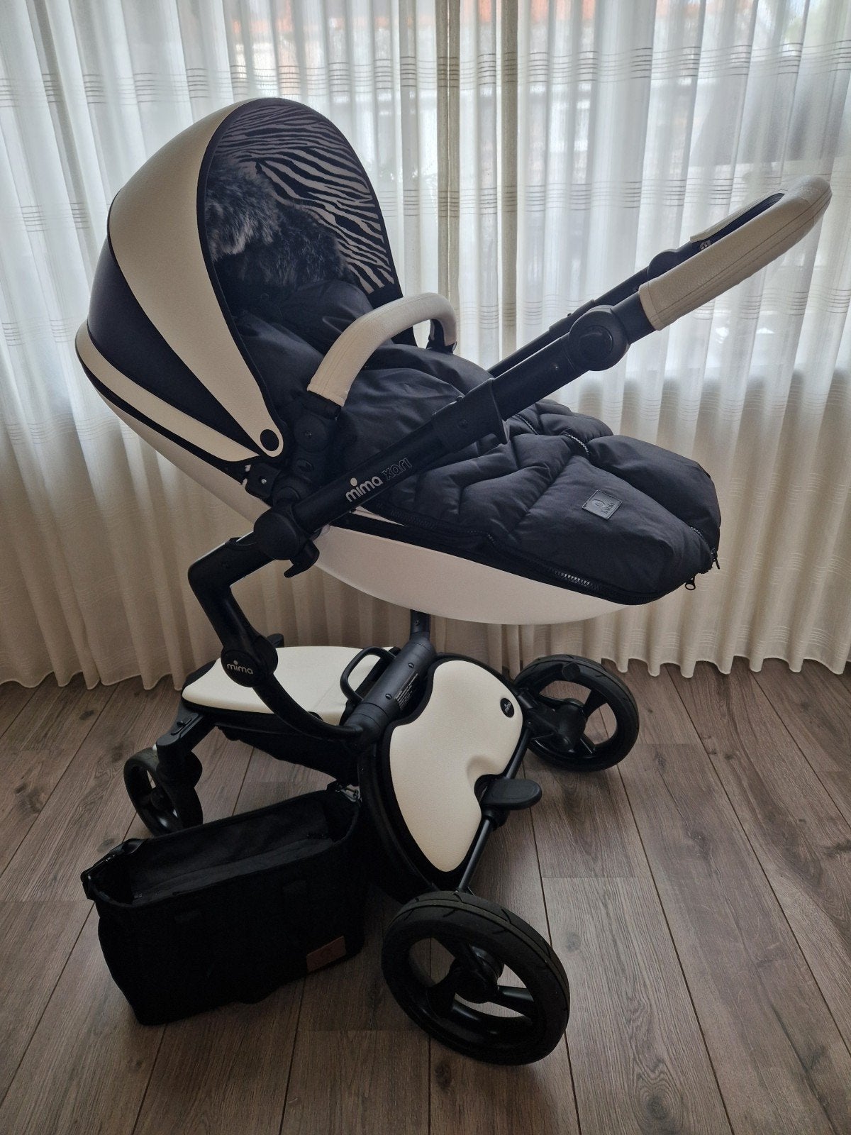 Mima Xari Combiwagen New York Zebra (kunstleer!), Luchtbanden, Zo goed als nieuw, Combiwagen, Ophalen