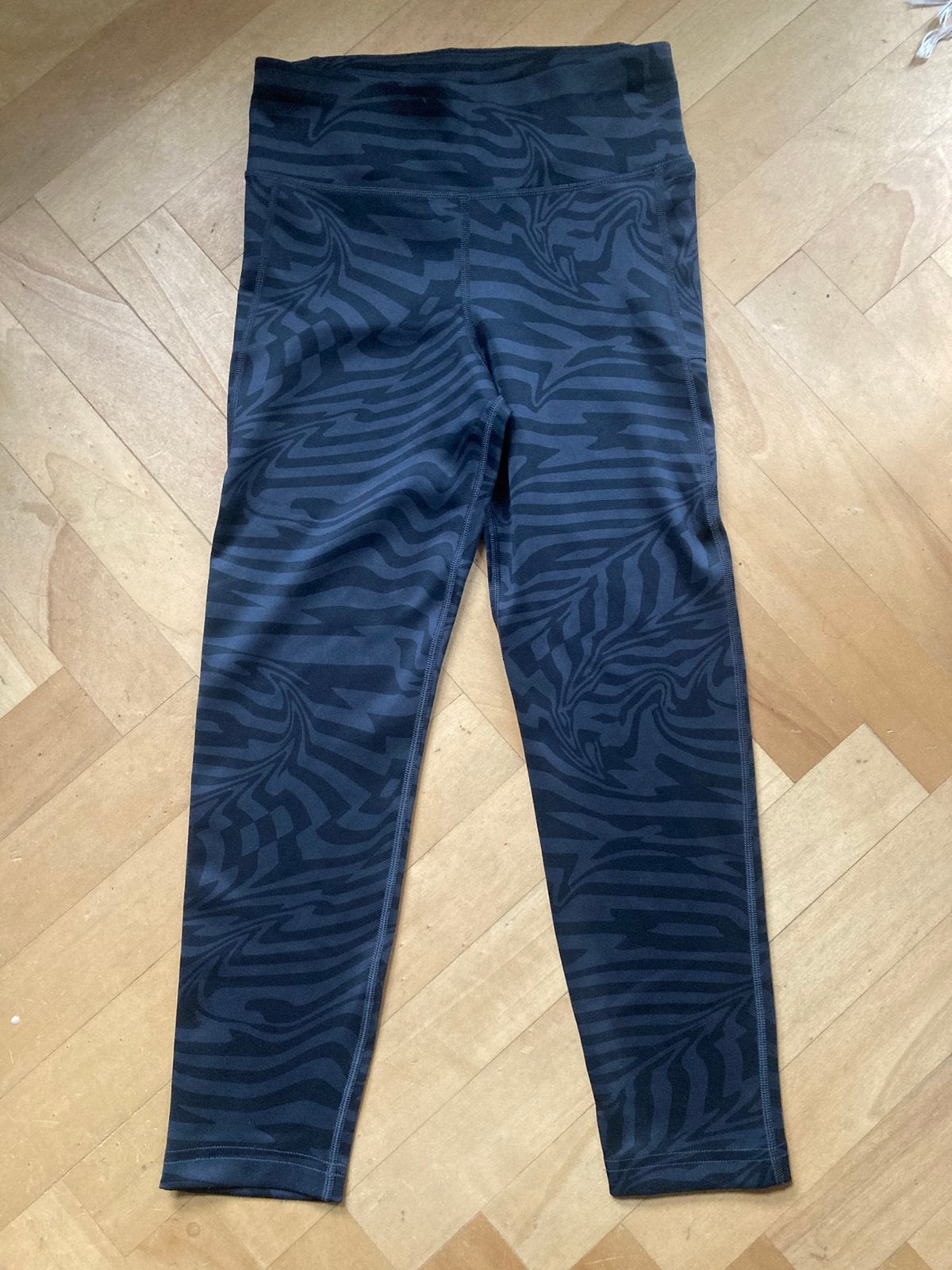 Adidas legging 140, Ophalen of Verzenden, Zo goed als nieuw, Meisje, Broek
