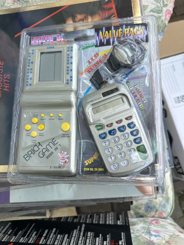 Vintage Brick Game 9999 in 1 met rekenmachine en horloge, Ophalen of Verzenden, Nieuw, Jongen of Meisje