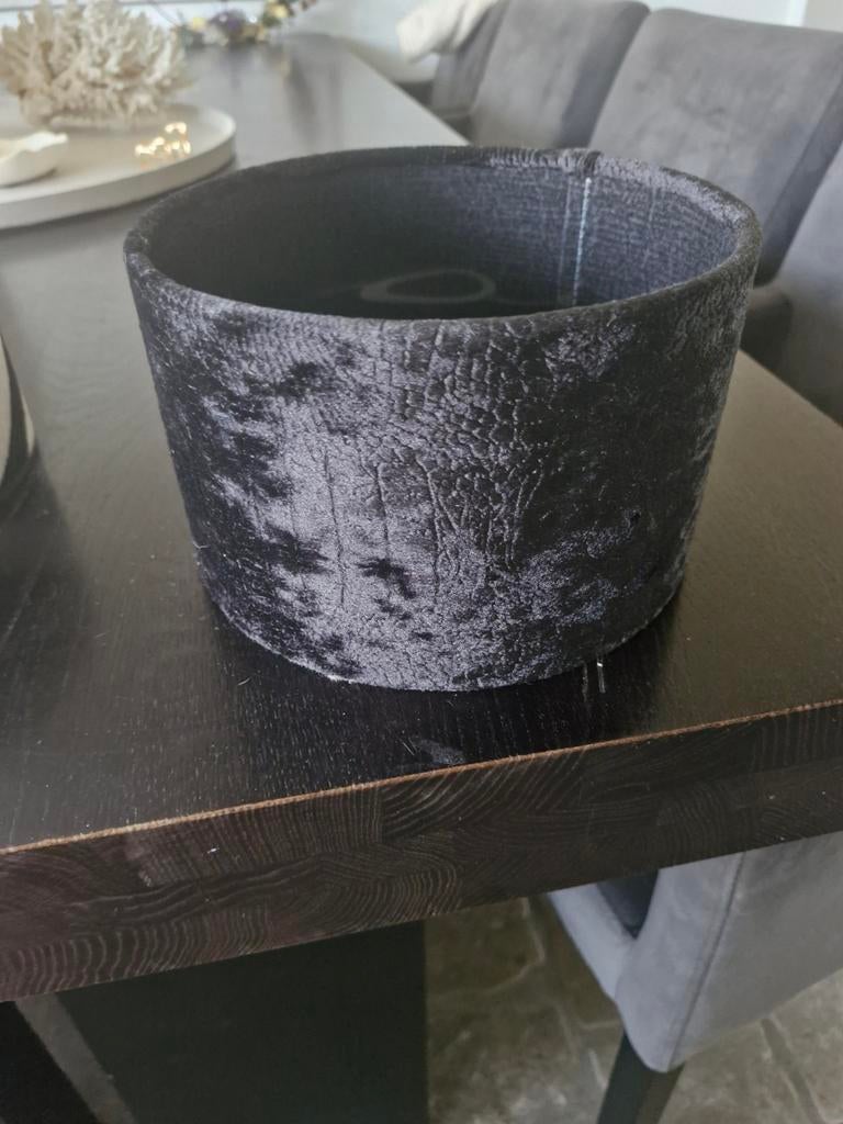 Zwart velvet crocoprint lampenkap. Doorsn. 20cm hoogte, 12,5, Huis en Inrichting, Ophalen of Verzenden, Zo goed als nieuw, Zwart
