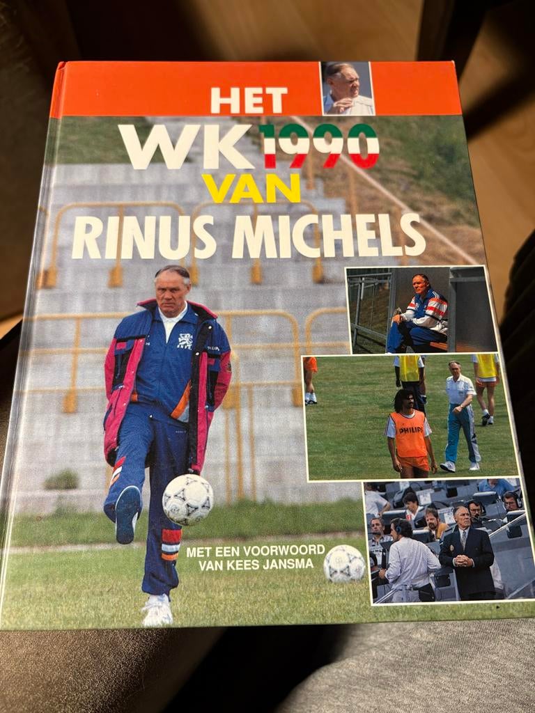 Het WK 1990 van Rinus Michels, Boeken, Ophalen of Verzenden, Gelezen, Balsport