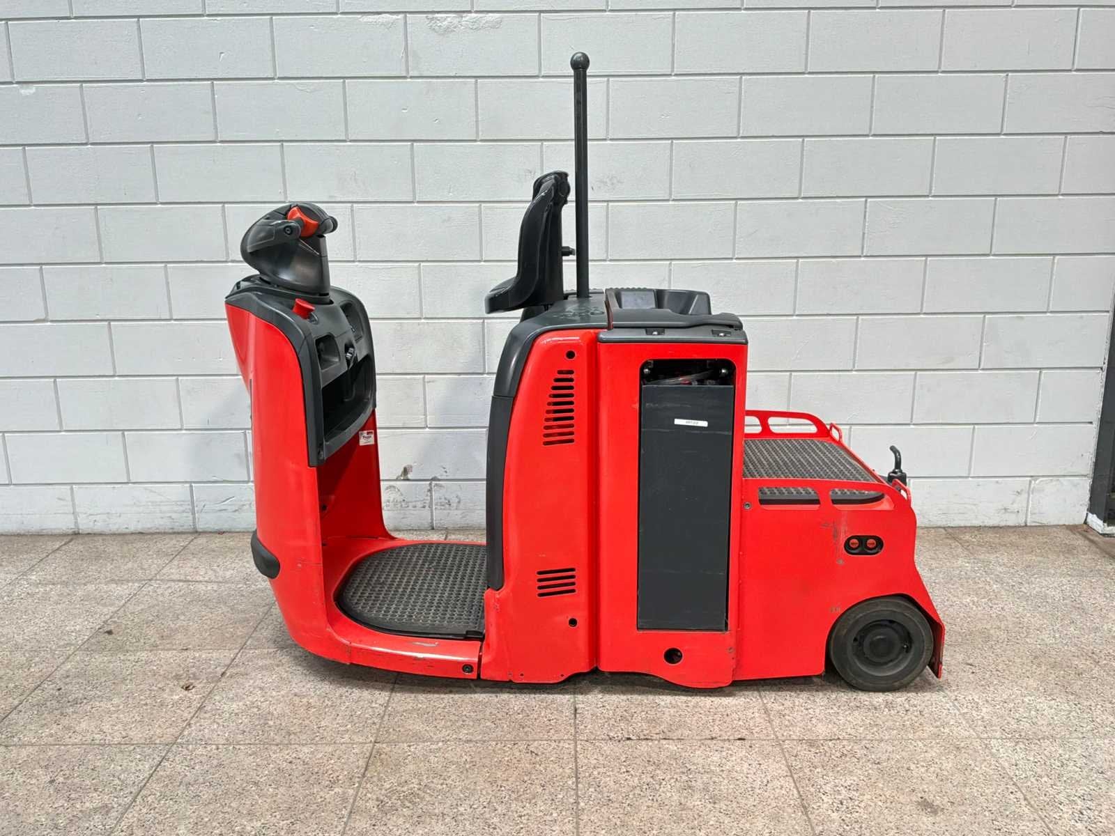 Linde - 2021 - P30 - Industriële trekker, Zakelijke goederen, Machines en Bouw | Heftrucks en Intern transport, Overige aandrijving