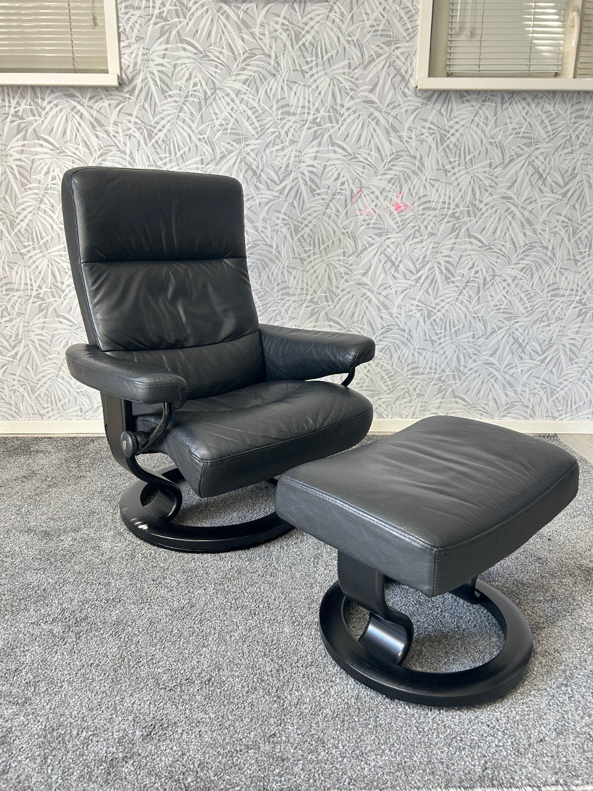 Stressless leren design relax fauteuil met hocker, Huis en Inrichting, Fauteuils, Sykkylven, Noorwegen, Modern, Comfort, Ophalen of Verzenden