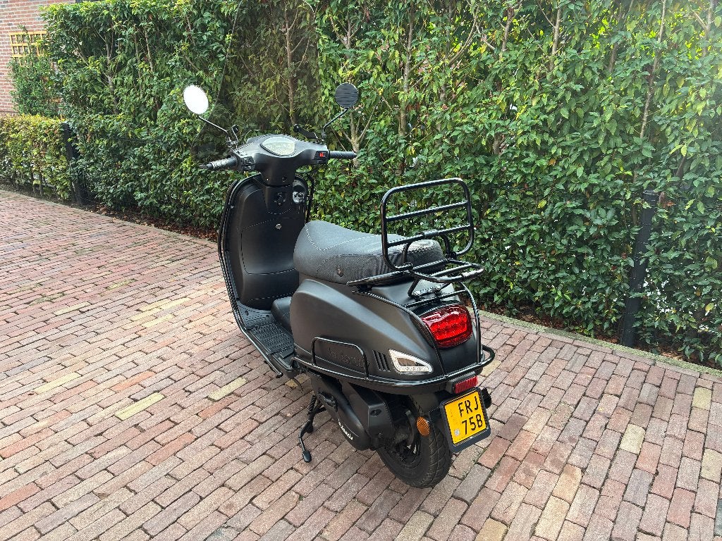 Foto 5 van Scooter 45km La souris Sourini R BJ 2023 in goede staat €725