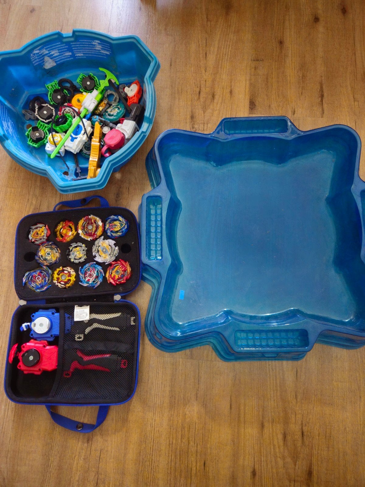 Grote Beyblade Burst set met stadion en veel Beyblades, Ophalen of Verzenden, Gebruikt, Jongen of Meisje