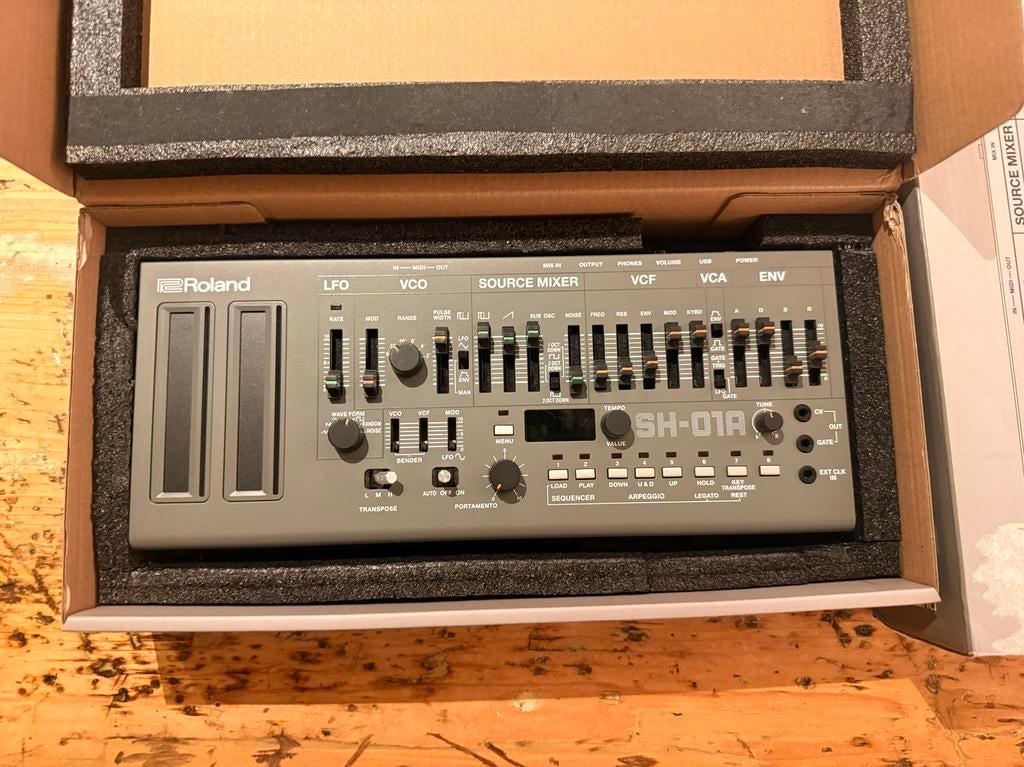 Roland SH-01A, Muziek en Instrumenten, Synthesizers, Ophalen, Roland, Overige aantallen, Zo goed als nieuw