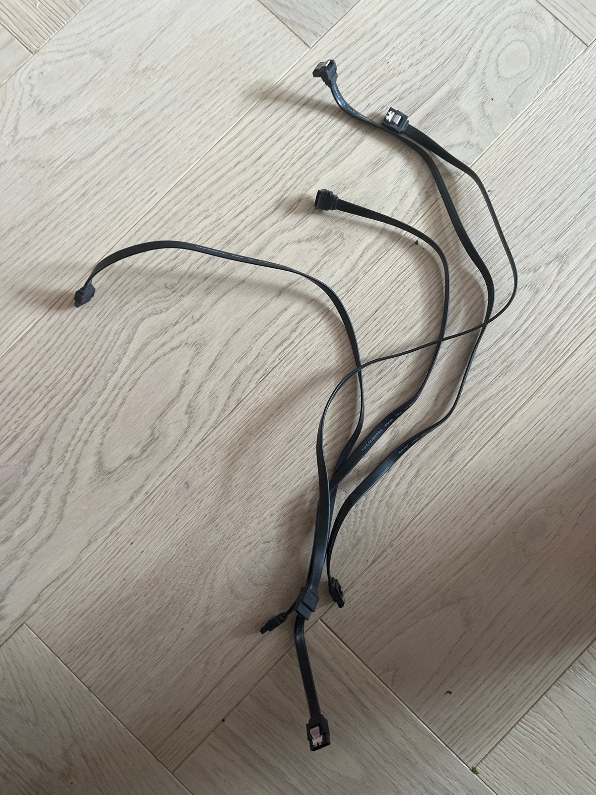 4 SATA kabels voor harde schijven en SSD's, Ophalen of Verzenden, Gebruikt
