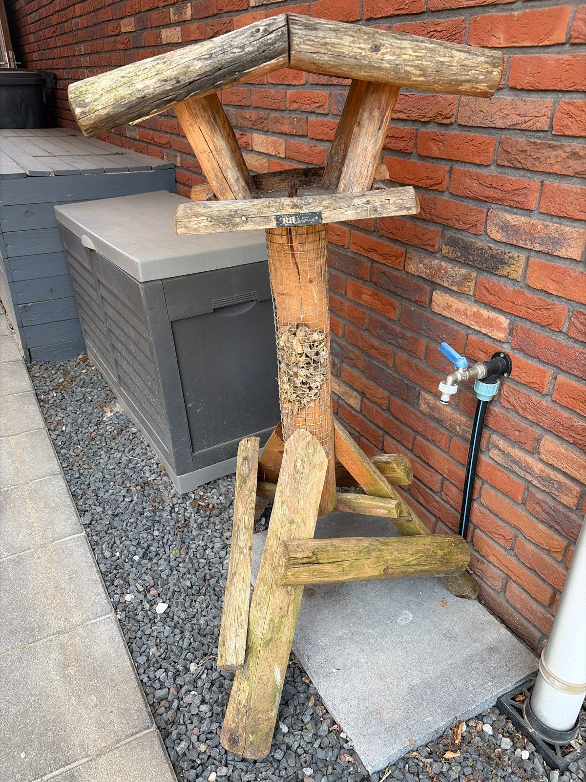Robuuste houten vogelvoederhuis gratis, Ophalen, Gebruikt