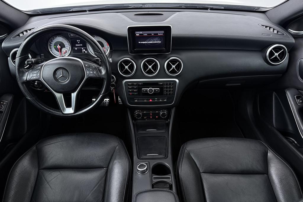 Mercedes-Benz A-klasse 200 Ambition Automaat (PANORAMADAK, S, Gebruikt, Wit, Bedrijf, 695 kg
