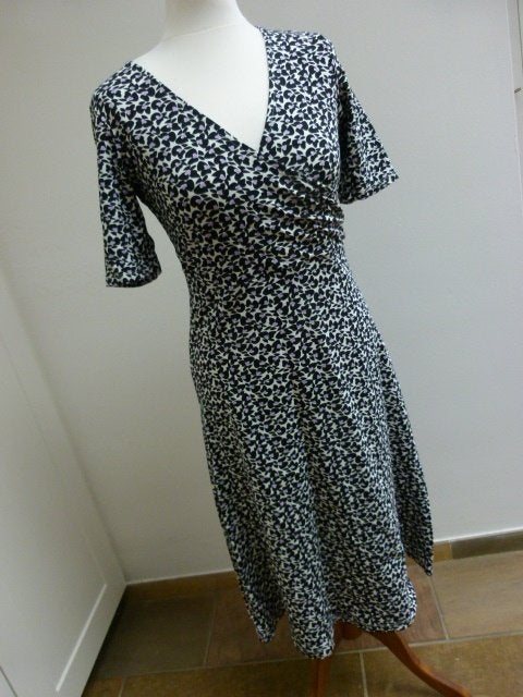 Jurk jurkje ZILCH maat XS 34 bloemen wit zwart paars, Overige kleuren, Ophalen of Verzenden, Zo goed als nieuw, Maat 34 (XS) of kleiner