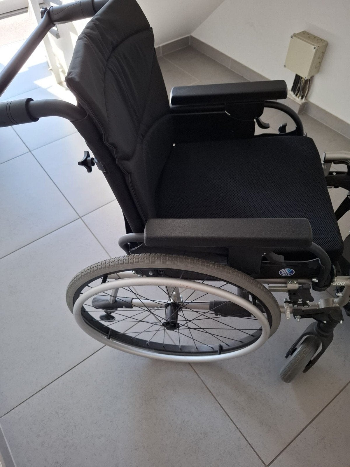 vermeiren v300 dl  rolstoel, Diversen, Ophalen of Verzenden, Nieuw, Duwrolstoel