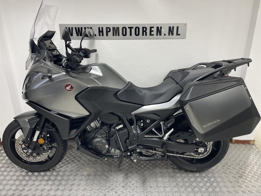 Honda NT1100 NT 1100 AN ABS TC BOVAGGARANTIE FULL OPTION, Rivium Boulevard 222-11
2909 LK  Capelle aan den Ijssel, NL, Bedrijf