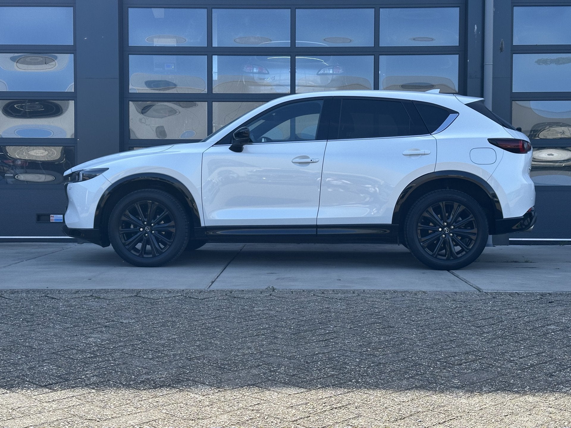 Mazda CX-5 2.0 e-SkyActiv-G M Hybrid 165 PK Automaat Homura, Gebruikt, 4 cilinders, 2000 kg, Wit