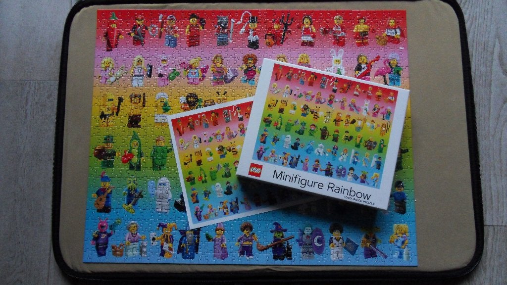 Puzzel : Lego : Minifigure Rainbow : 1000 stukjes : compleet, Ophalen of Verzenden, 500 t/m 1500 stukjes, Gebruikt, Legpuzzel