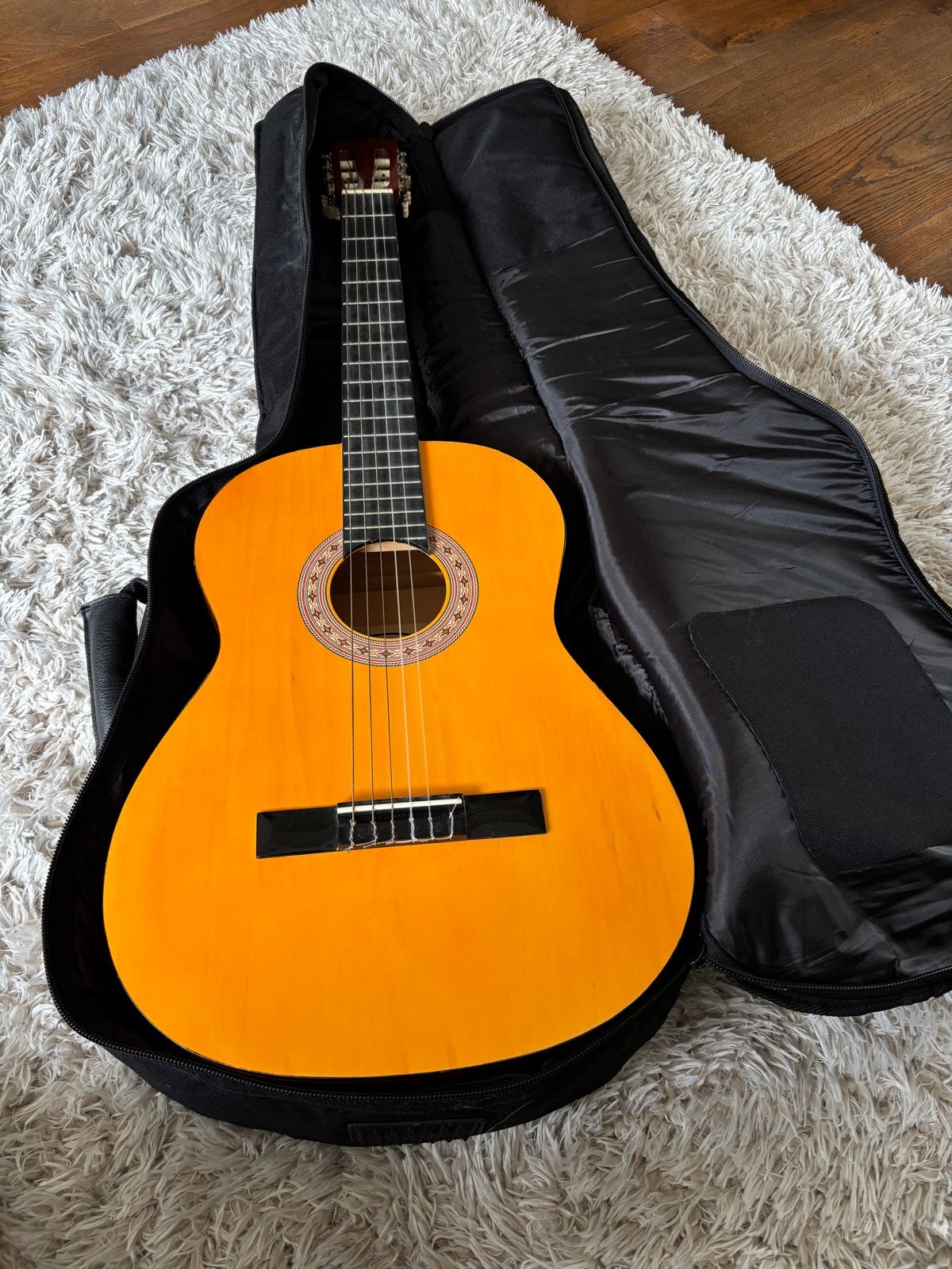 Stagg Klassieke Gitaar met Hoes en K&M Gitaarstandaard, Ophalen, Gebruikt, Klassieke of Spaanse gitaar, Met koffer