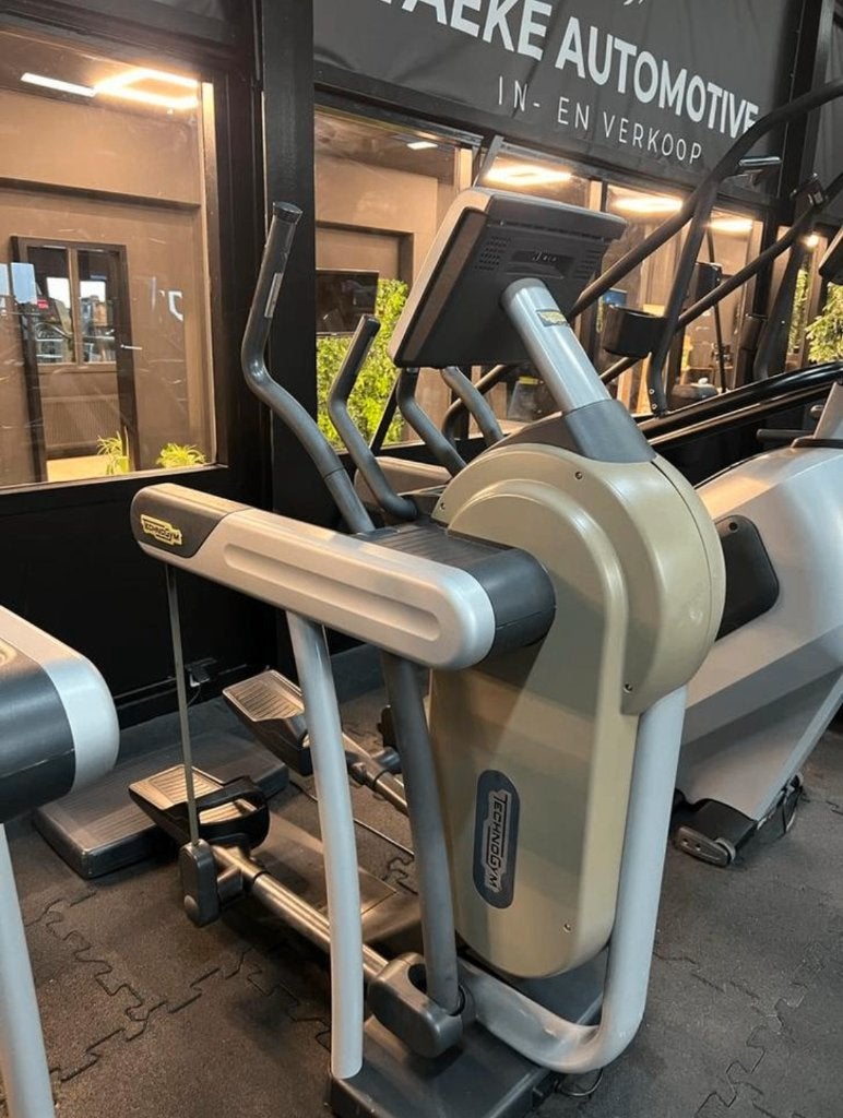 Foto 15 van 20 apparaten!! TechnoGym/Matrix/Johnson samen voor