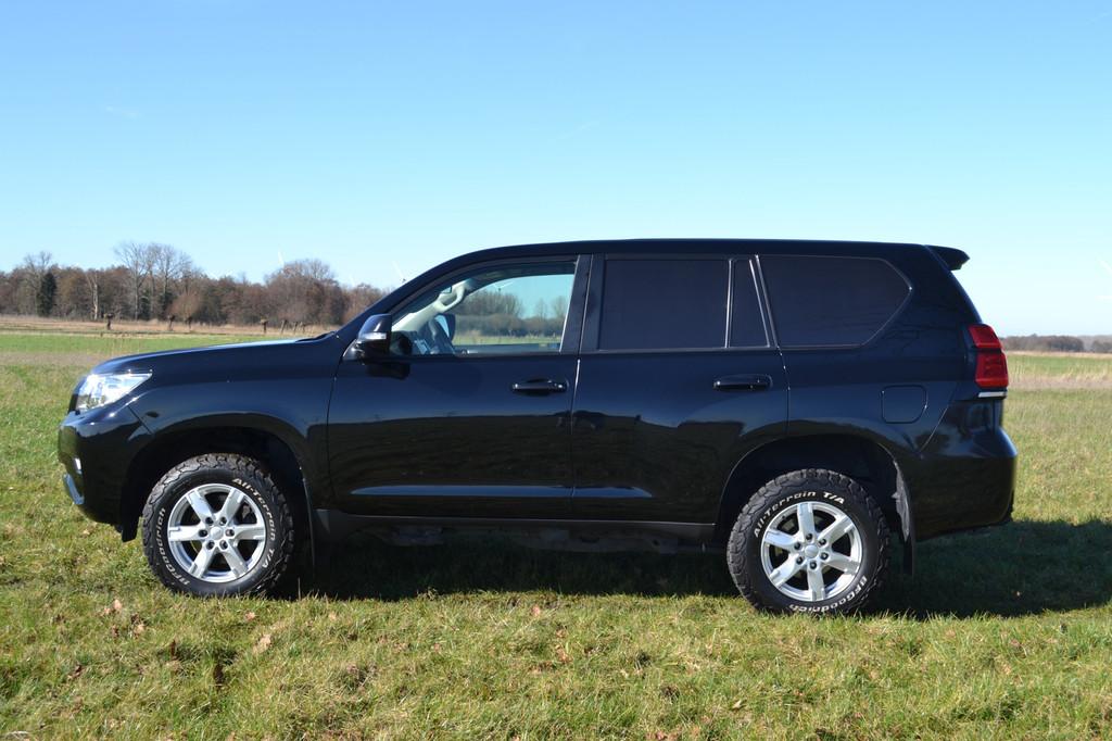 Toyota Land Cruiser 150 2.8 D-4D-F Comfort Blind Van 204 PK, Auto's, Stof, Gebruikt, 4 cilinders, Zwart