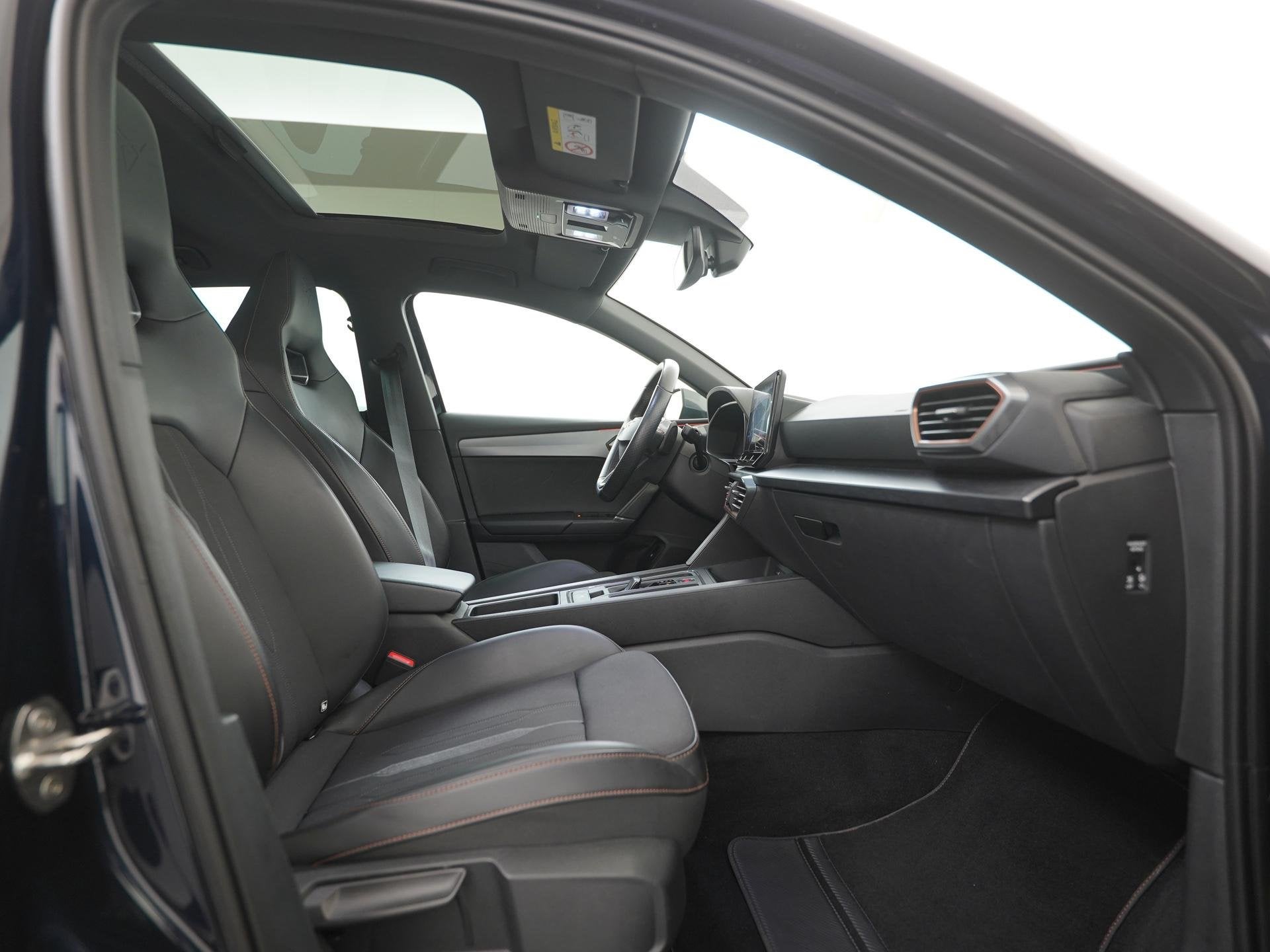 CUPRA Leon 1.4 e-Hybrid | Panoramadak | Stuurverwarming | Zo, Auto's, Stof, Gebruikt, 4 cilinders, Verwarmde buitenspiegels
