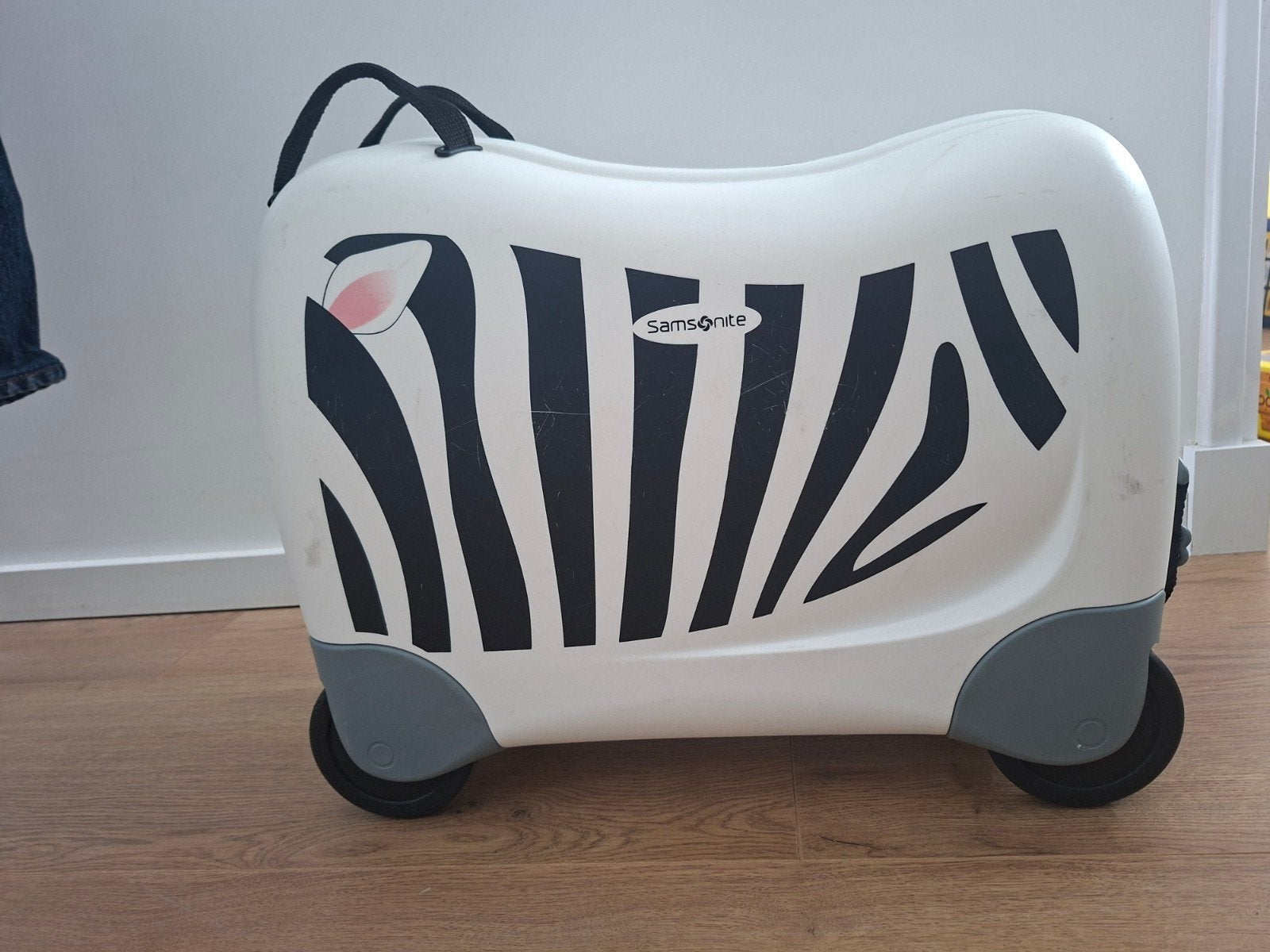 Samsonite Zebra Kinder Rolkoffer - Ideaal voor Reizen, Ophalen of Verzenden, Gebruikt, Wieltjes