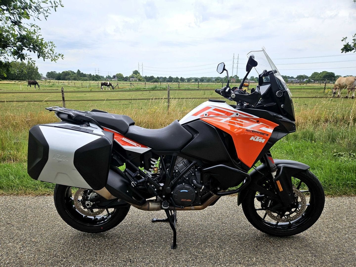 KTM 1290 SUPER ADVENTURE S 2017 CRUISE QUICKSHIFTER KOFFERS, 2 cilinders, KTM, Motorrijbewijs A, Bedrijf