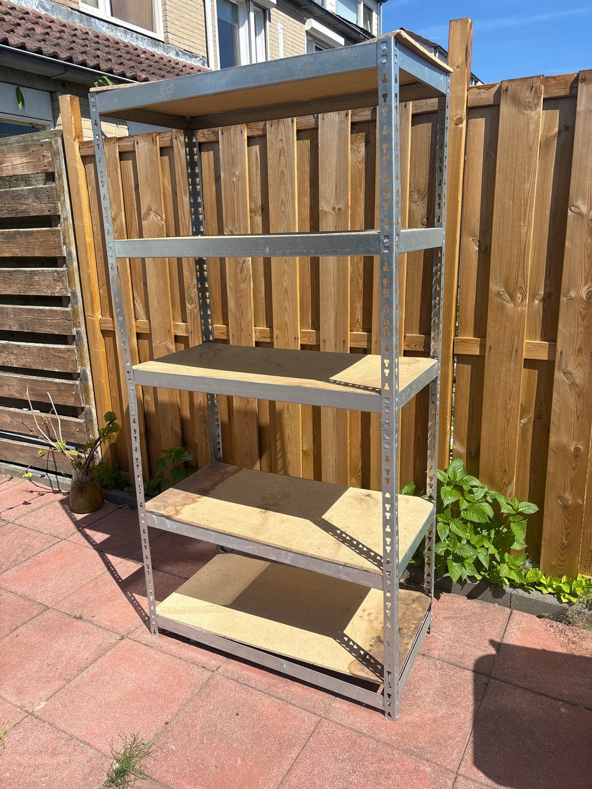 Stevige metalen stellingkast met 5 houten planken (90x45cm), Ophalen of Verzenden, Gebruikt