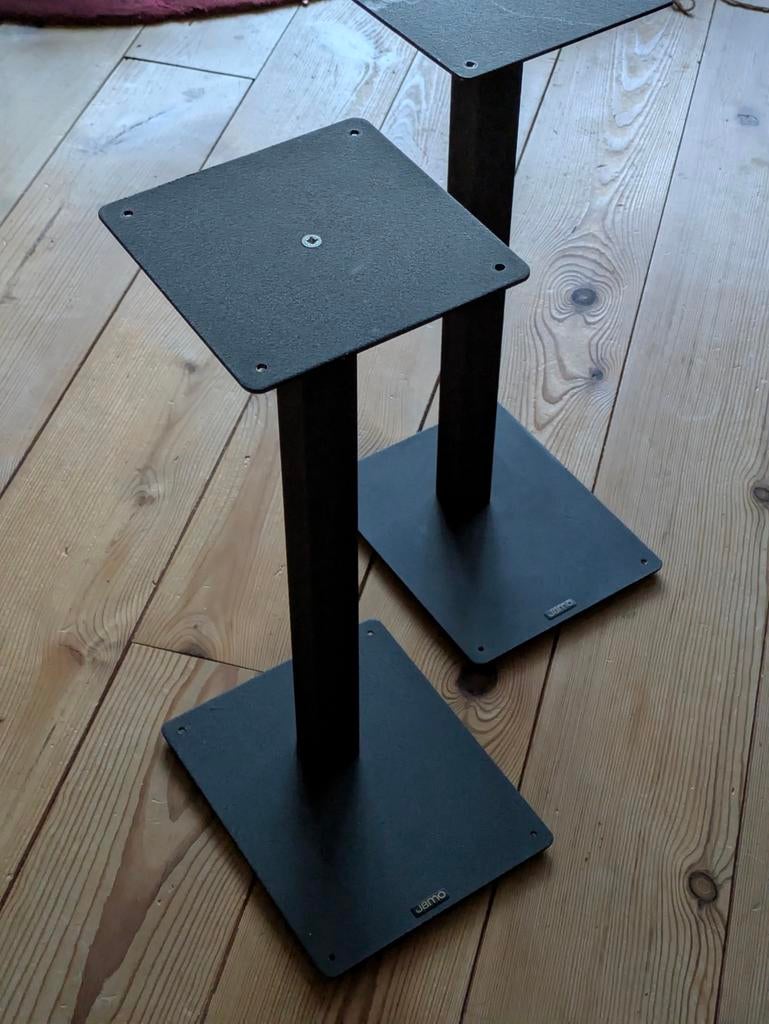 Jamo luidsprekerstandaards, staal, 50cm hoog, met 16 spikes, Audio, Tv en Foto, Luidsprekers, Gebruikt, Overige typen, Minder dan 60 watt
