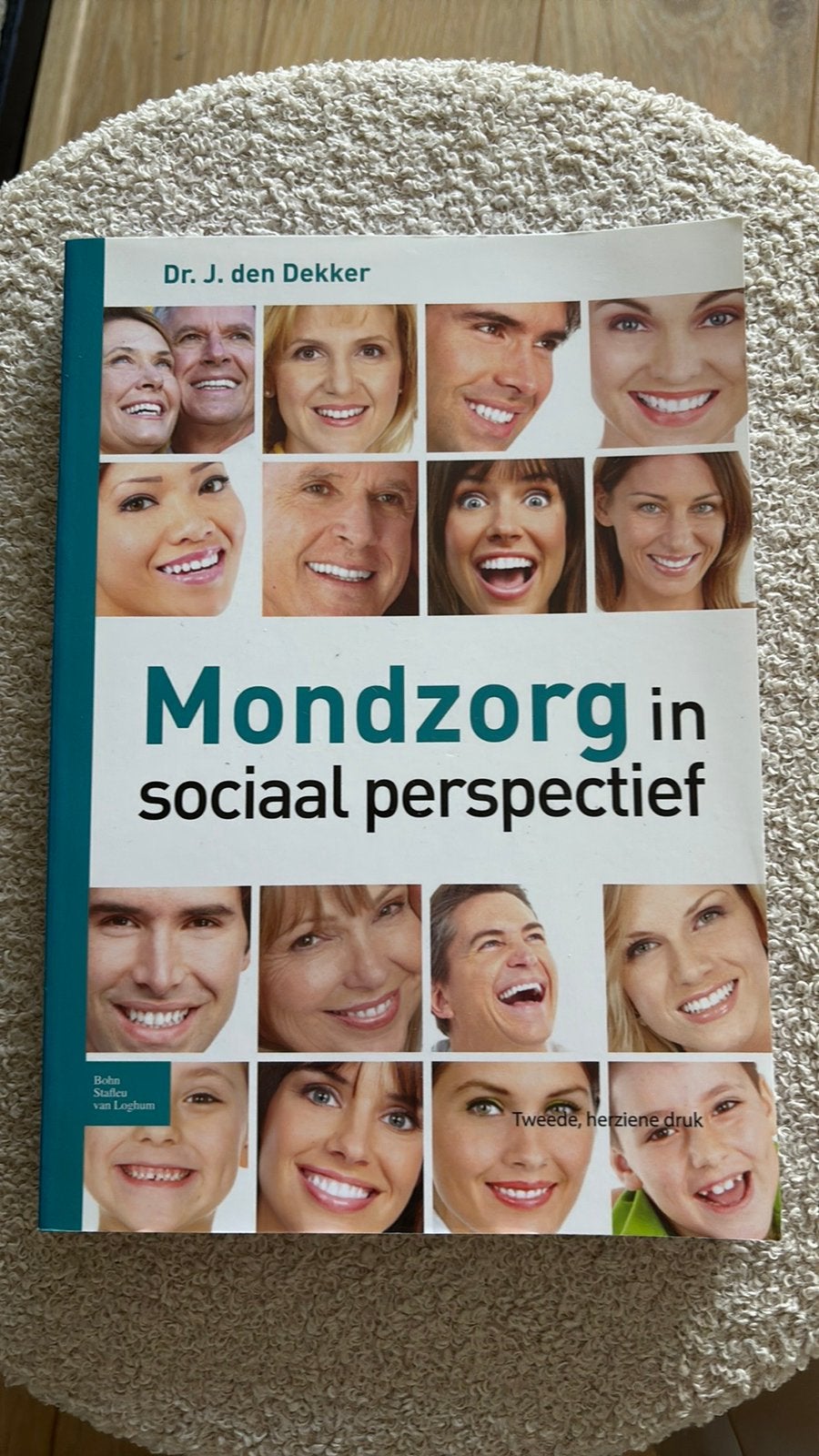 J. den Dekker - Mondzorg in sociaal perspectief, Sociale wetenschap, Ophalen of Verzenden, Zo goed als nieuw, J. den Dekker