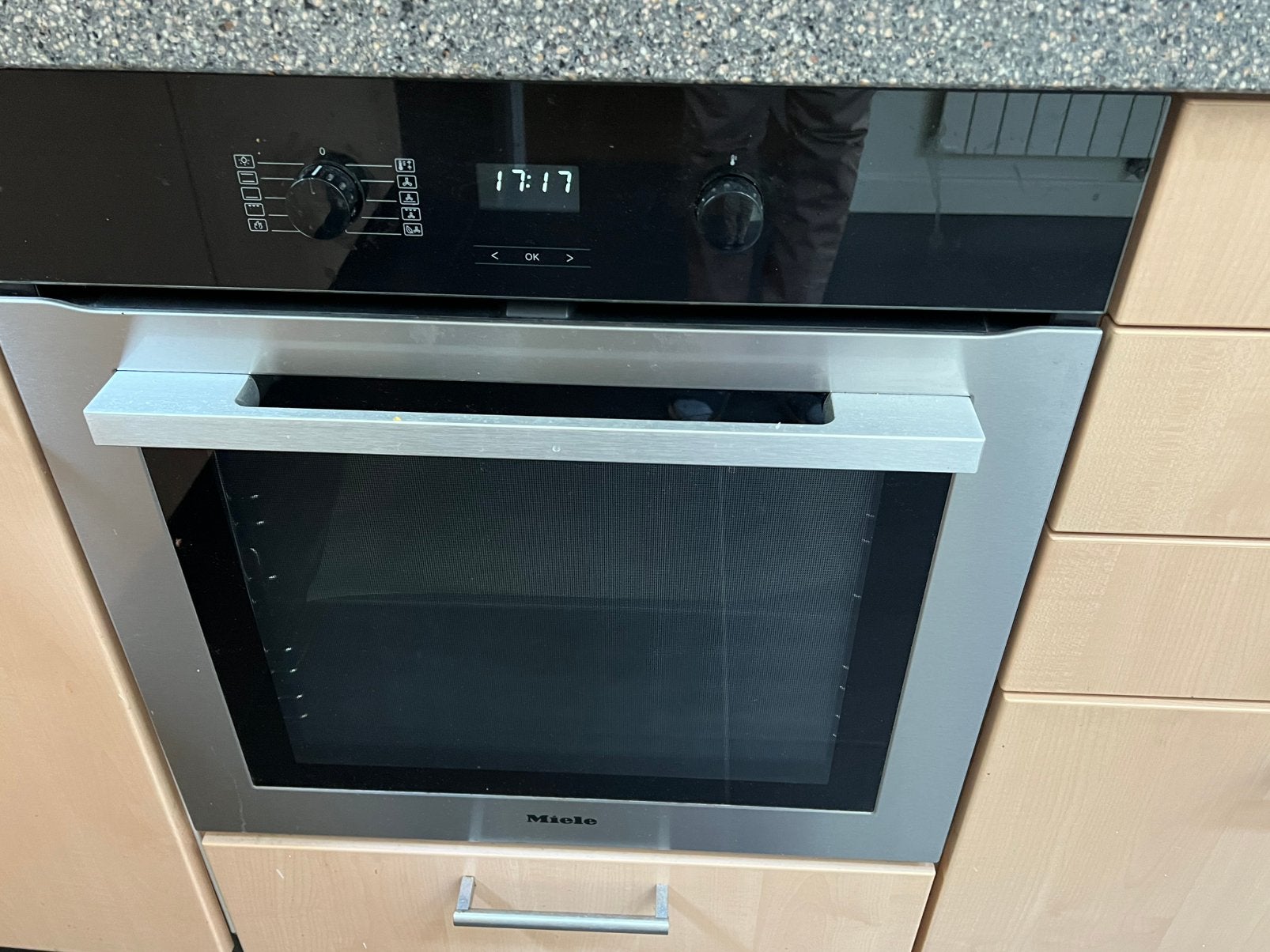 Miele oven met pyrolyse functie, Ophalen, Zo goed als nieuw