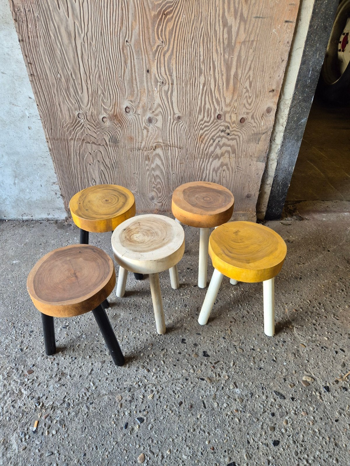 Set van 5 houten krukjes/bijzettafel - diverse kleuren, Ophalen, Gebruikt, Hout