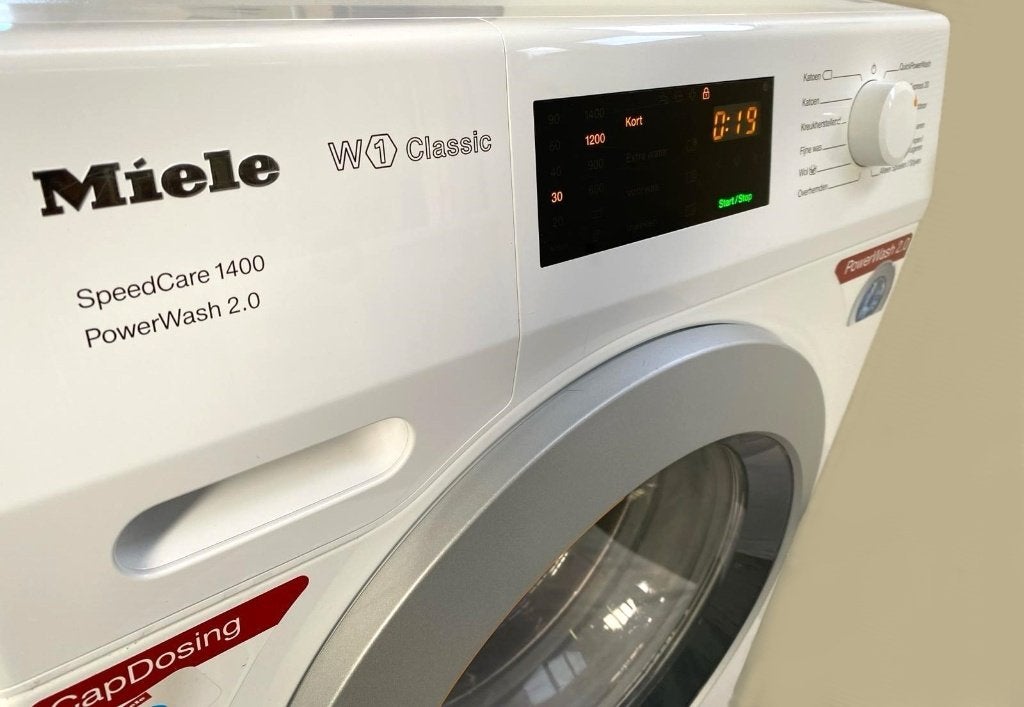 In nieuwstaat Miele W1, 8kg wasmachine met QuickPowerWash., Ophalen, 1200 tot 1600 toeren, Minder dan 85 cm, 8 tot 10 kg