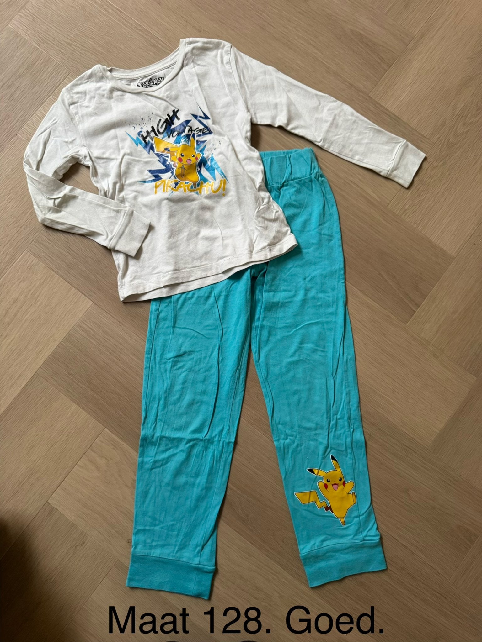 Pokémon Pikachu Pyjama Set Maat 128, Ophalen of Verzenden, Gebruikt, Jongen of Meisje, Nacht- of Onderkleding