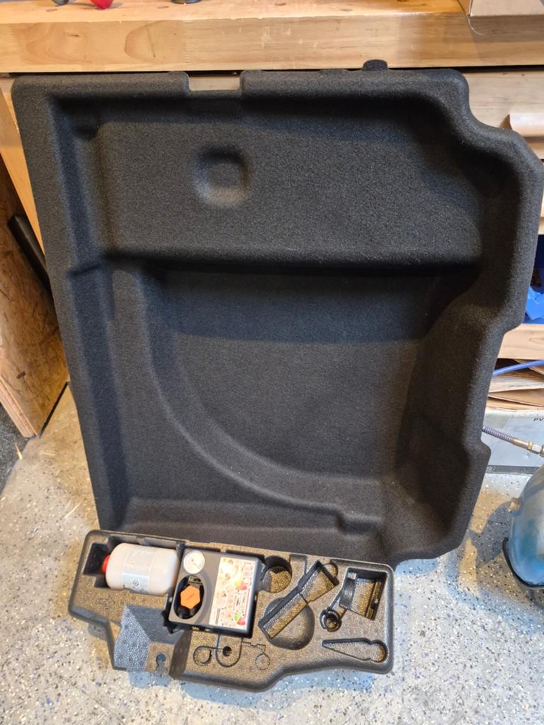 Volvo V60 inzetbak en reparatieset, Ophalen of Verzenden, Nieuw, Volvo