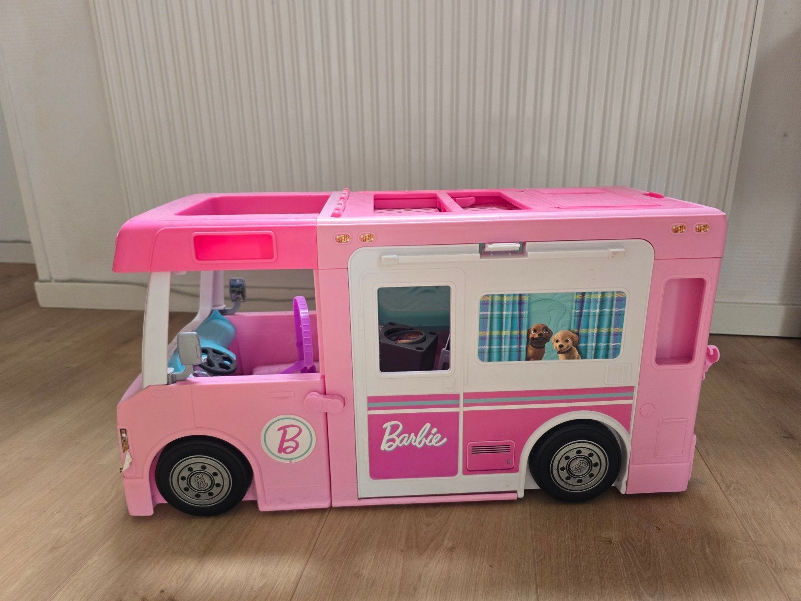 Barbie Camper, Ophalen, Toebehoren