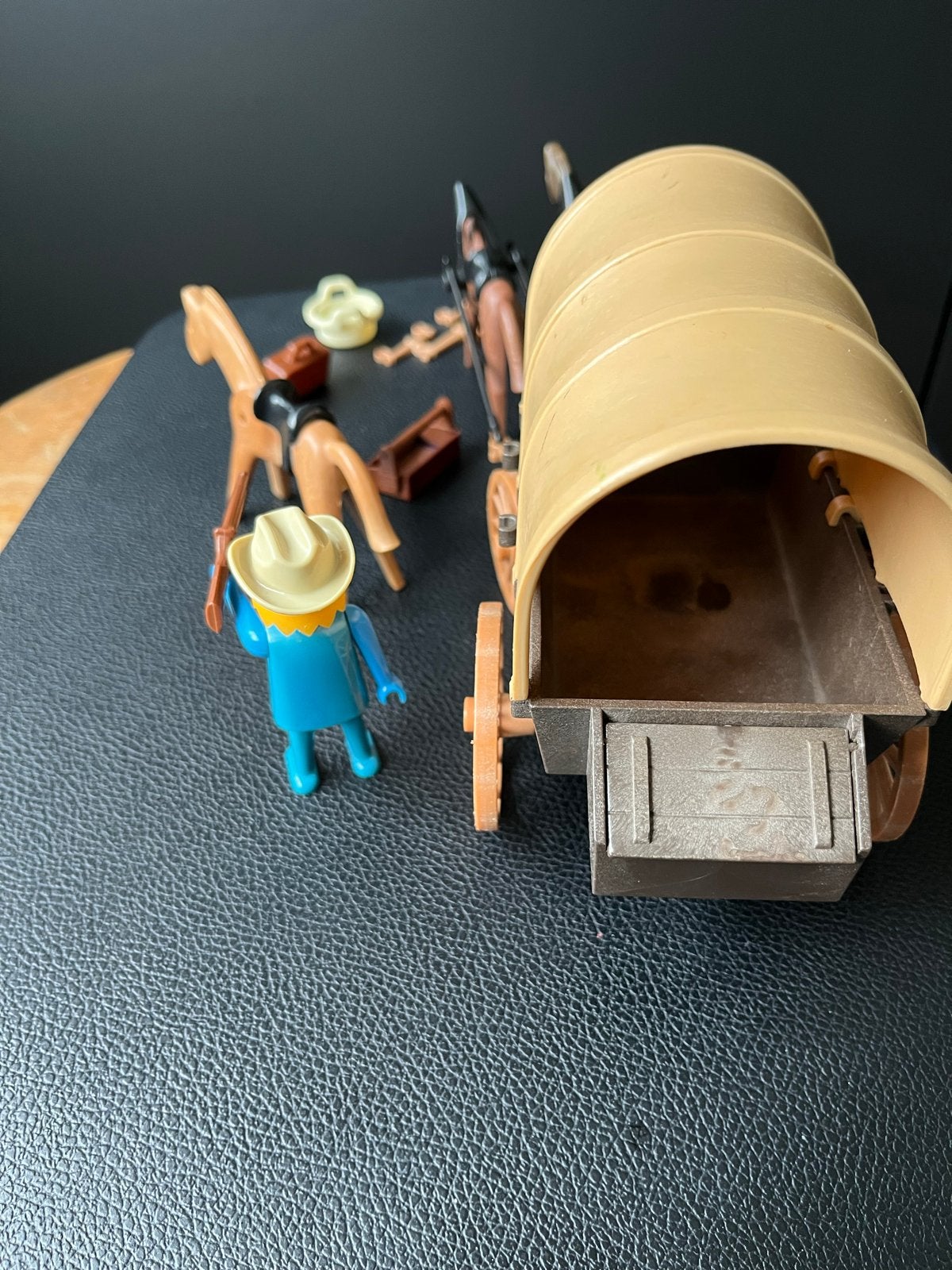 Playmobil huifkar met paarden en figuren (gerepareerd), Ophalen, Gebruikt