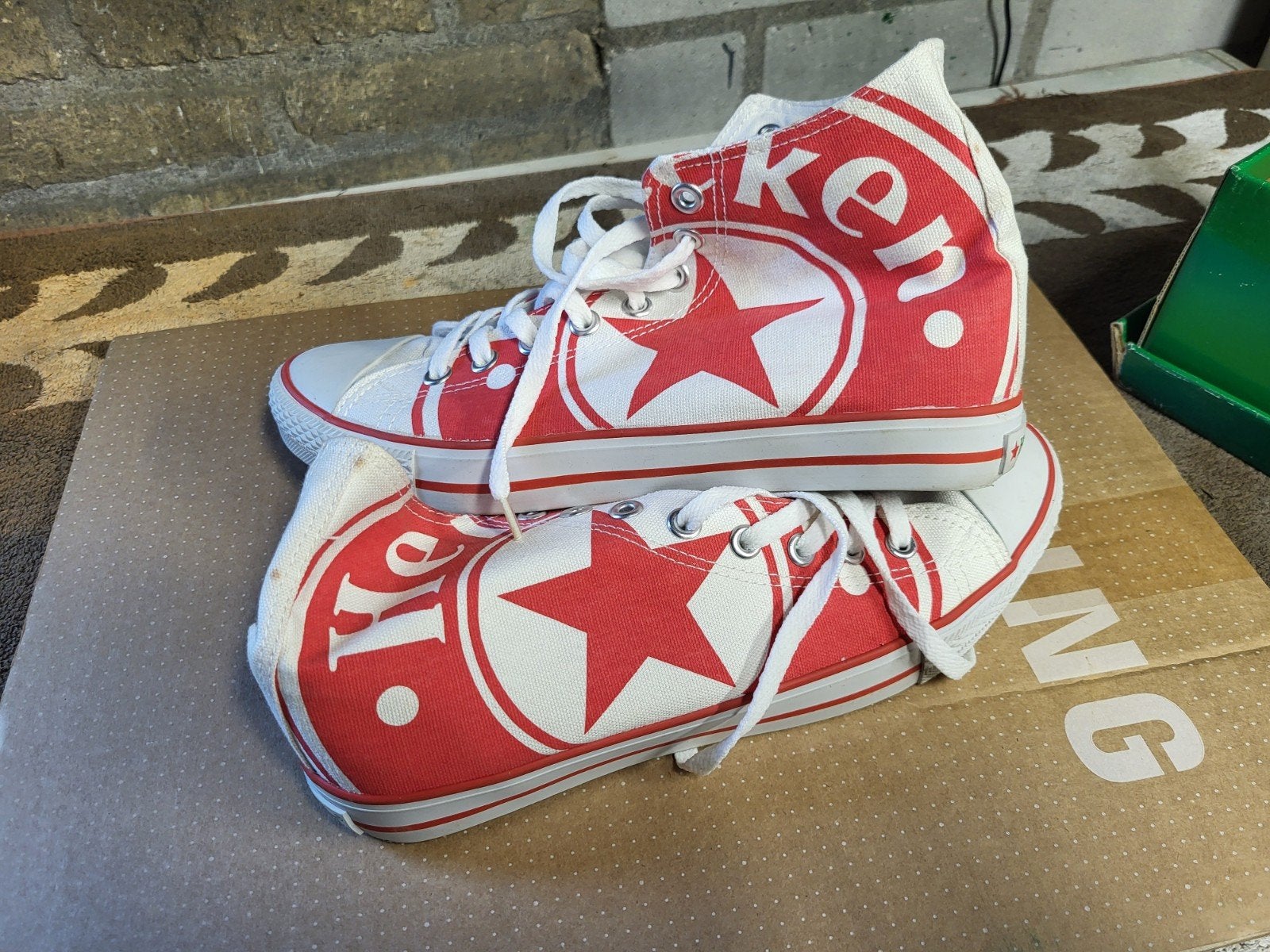 Hdineken sneakers 3, Verzamelen, Ophalen of Verzenden, Zo goed als nieuw, Glas of Glazen, Heineken