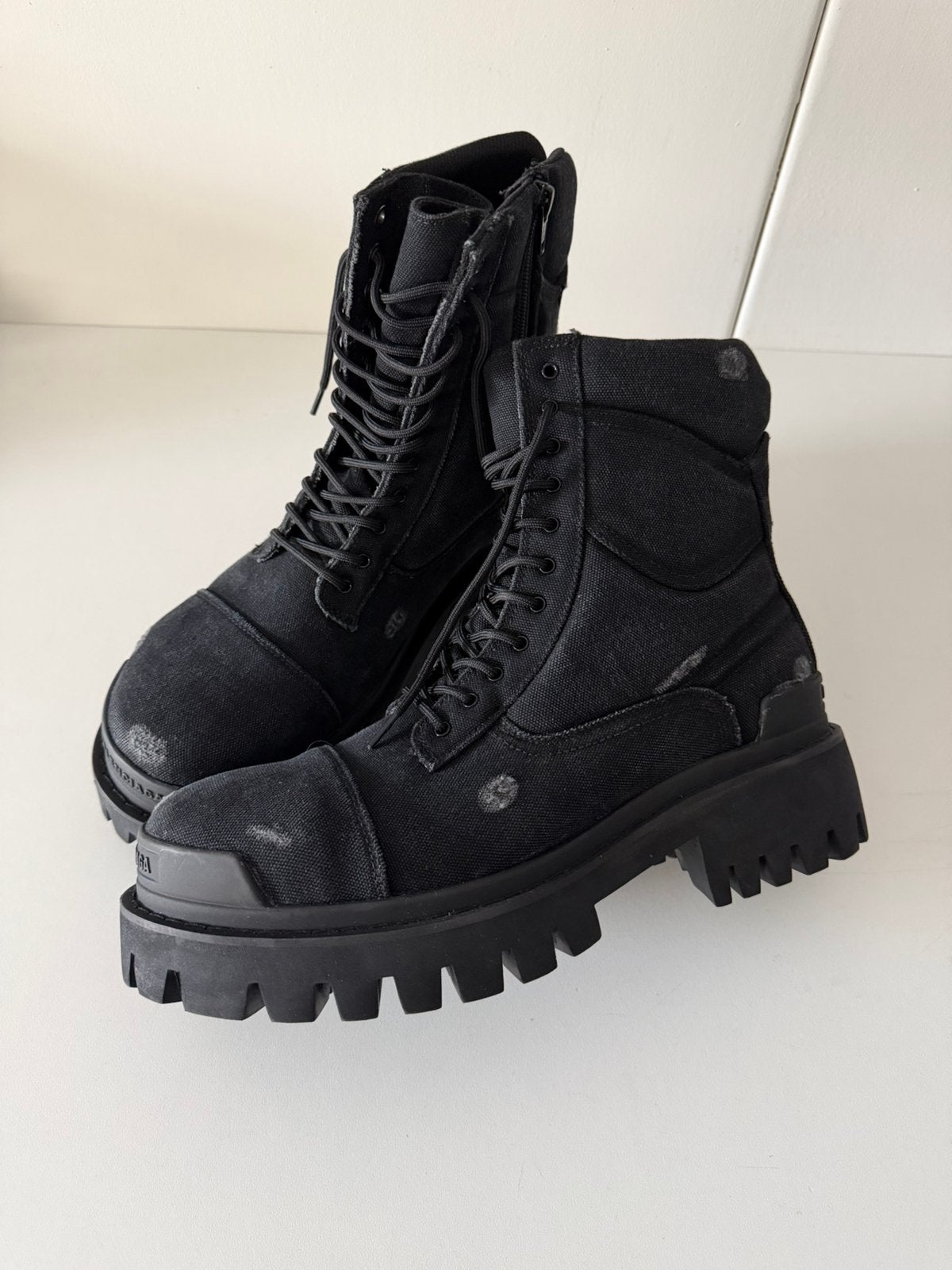 Balenciaga Strike Boots zwart canvas – maat 42, Kleding | Heren, Zwart, Boots, Ophalen of Verzenden, Zo goed als nieuw