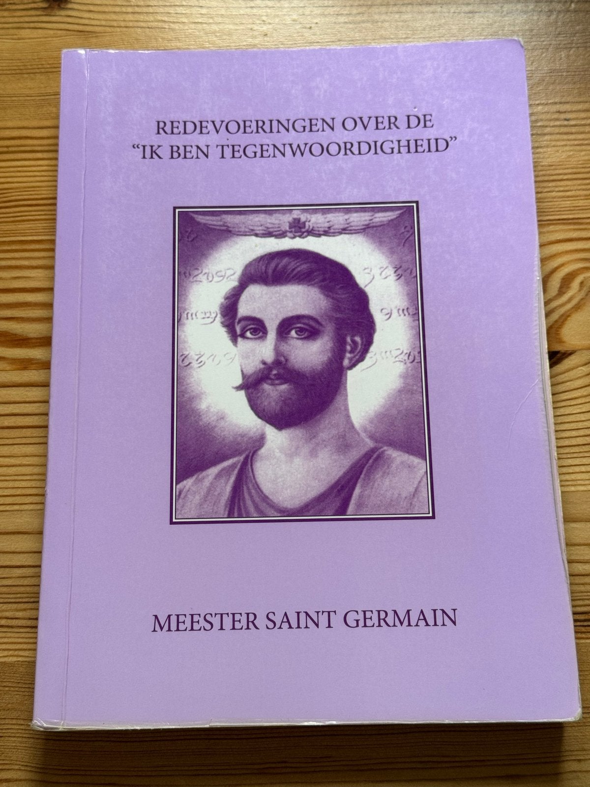 "IK BEN Tegenwoordigheid" - Meester Saint Germain, Boeken, Ophalen of Verzenden, Gelezen, Spiritualiteit algemeen, Instructieboek