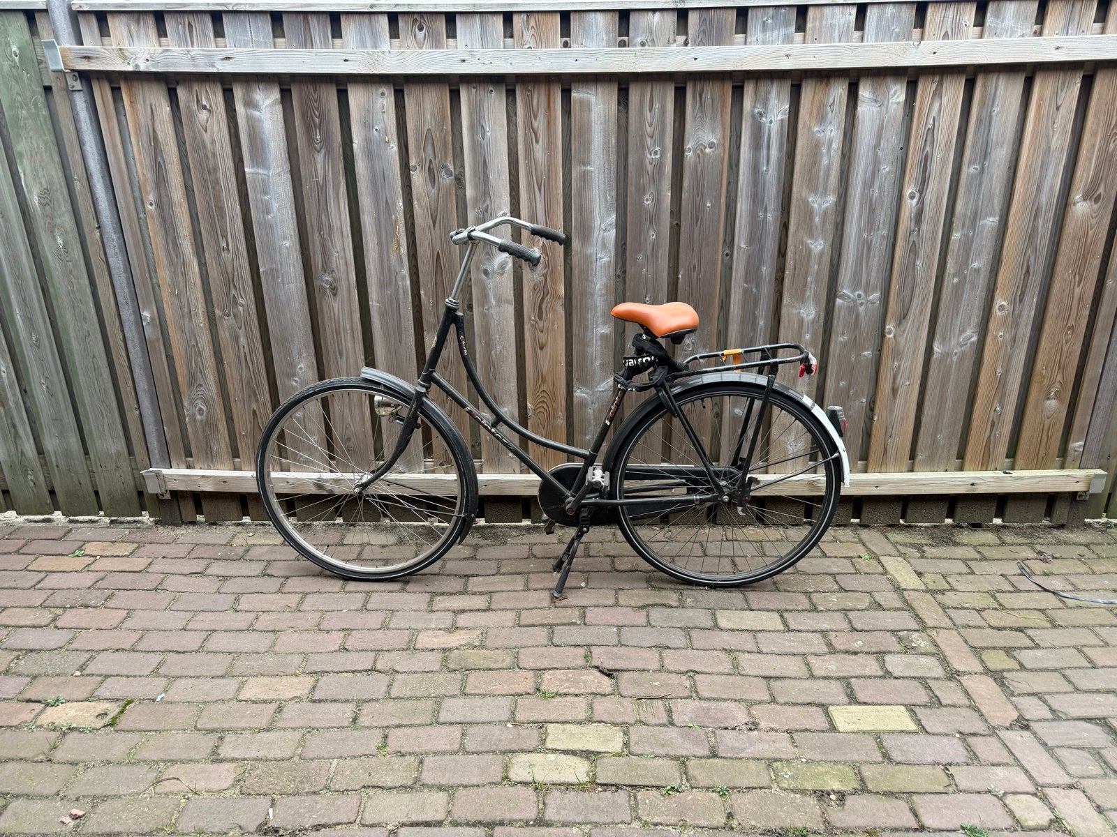 Zwarte damesfiets met bruin zadel, Fietsen en Brommers, Overige merken, Terugtraprem, Gebruikt, Versnellingen