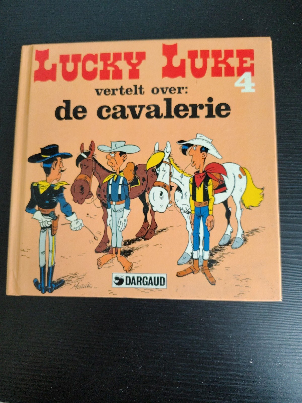 Lucky Luke 4: De Cavalerie - Stripboek Dargaud, Gelezen, Eén stripboek, Ophalen of Verzenden, Morris