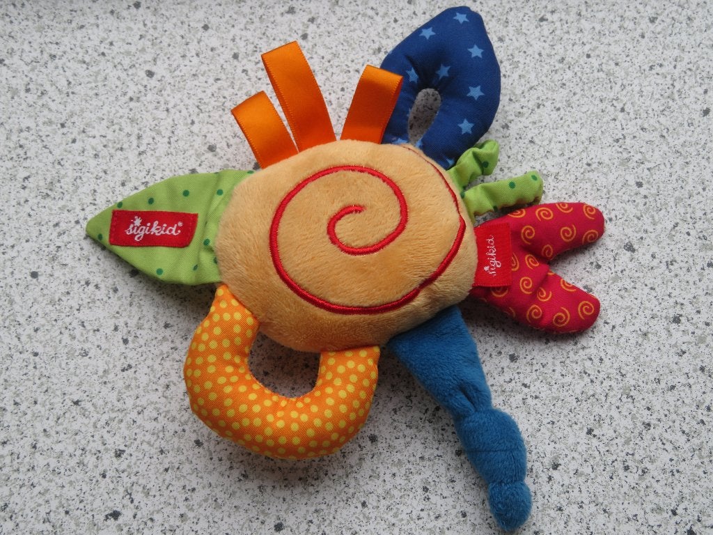 Rammelaar konijn merk Sigikid vrolijk gekleurd rammelt, Kinderen en Baby's, Overige typen, Ophalen of Verzenden, Zo goed als nieuw