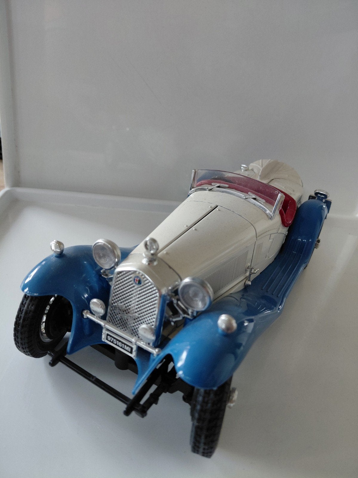 Alfa Romeo 2300 Spider 1/18, Ophalen of Verzenden, Zo goed als nieuw, Auto, Bburago