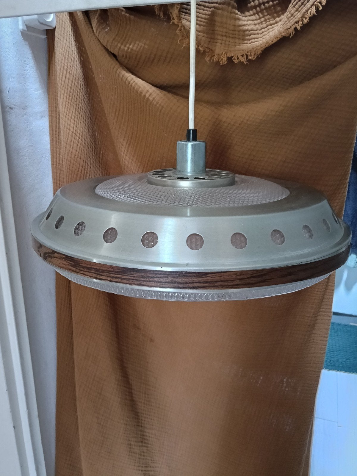 Vintage UFO Hanglamp Jaren '60 - Metaal & Hout, Ophalen of Verzenden, Minder dan 50 cm, Hout, Gebruikt