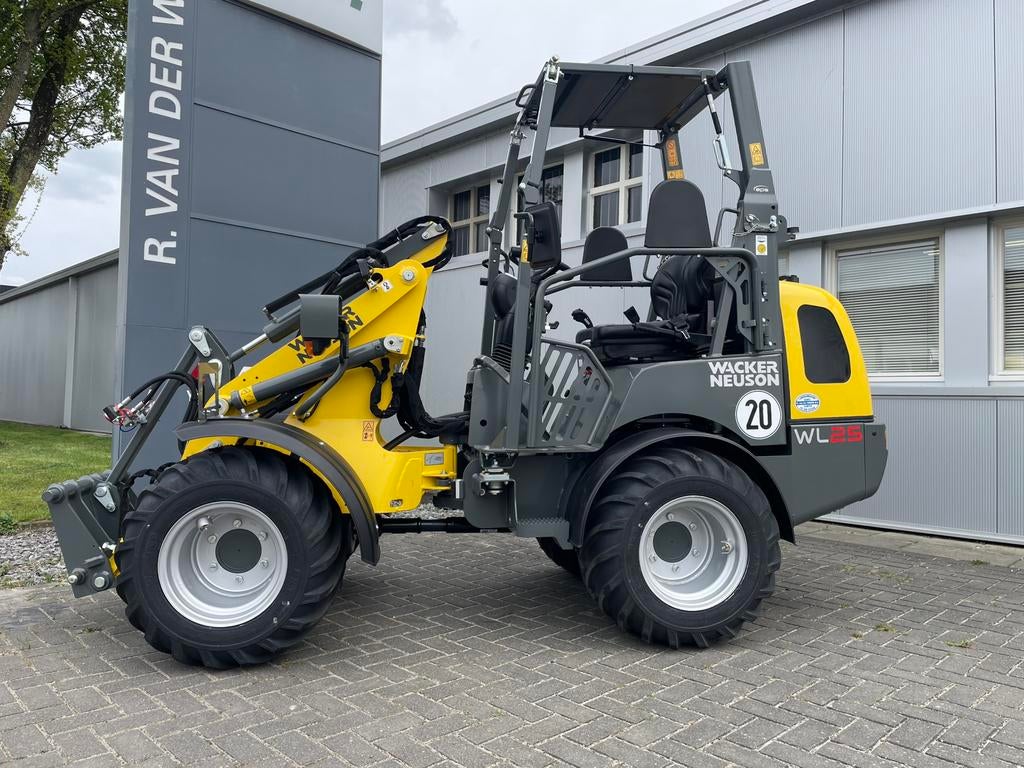 Wacker Neuson WL25, Ophalen, Wiellader of Shovel