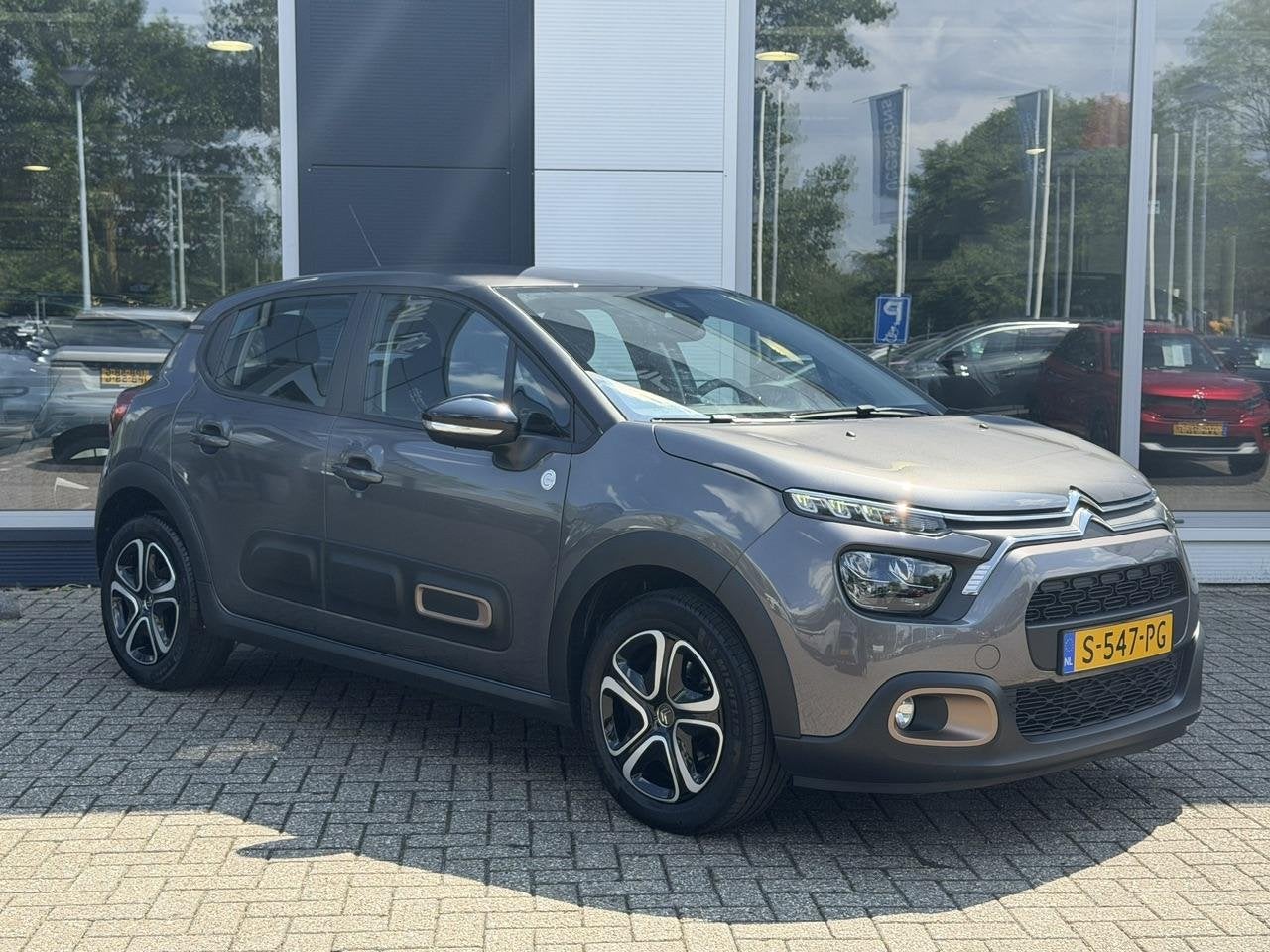 Citroen C3 1.2 PureTech C-Series | Apple CarPlay | Android A, Auto's, Voorwielaandrijving, Euro 6, 1199 cc, 49 €/maand