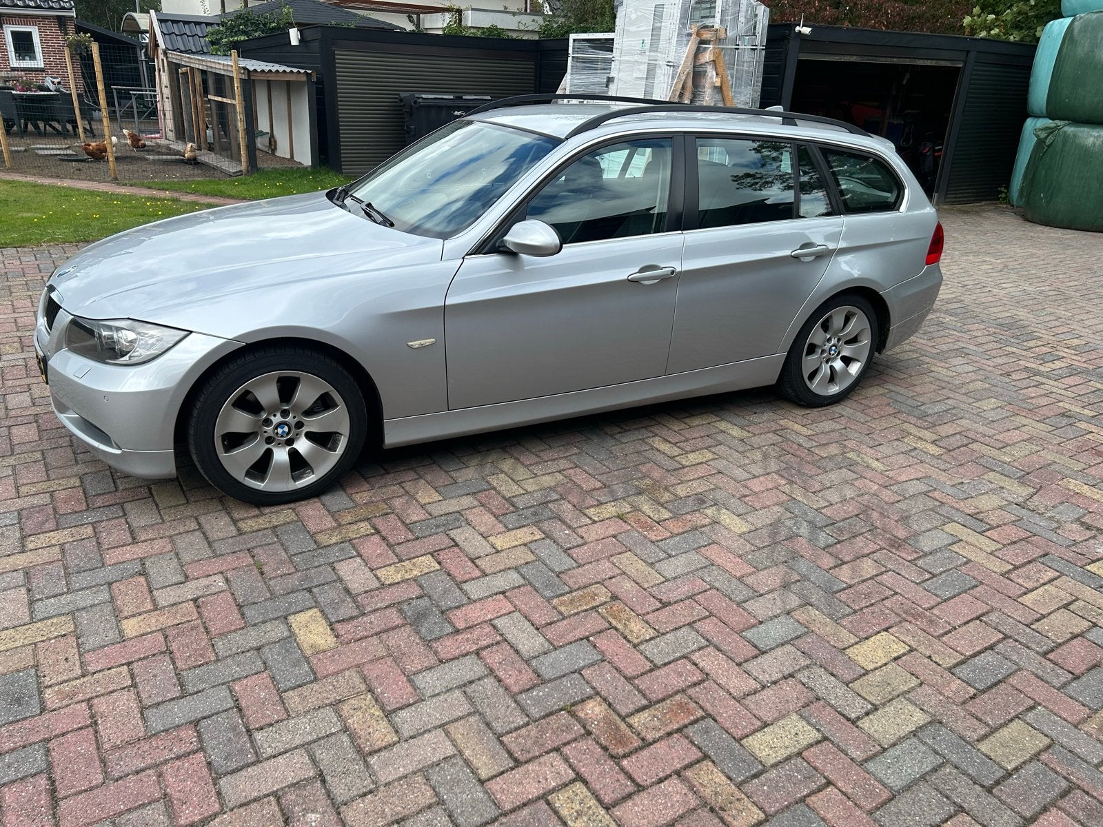 BMW 3-Serie 2.5 I 325 Touring AUT   December 2005 Grijs, Automaat, Achterwielaandrijving, Zwart, 2497 cc