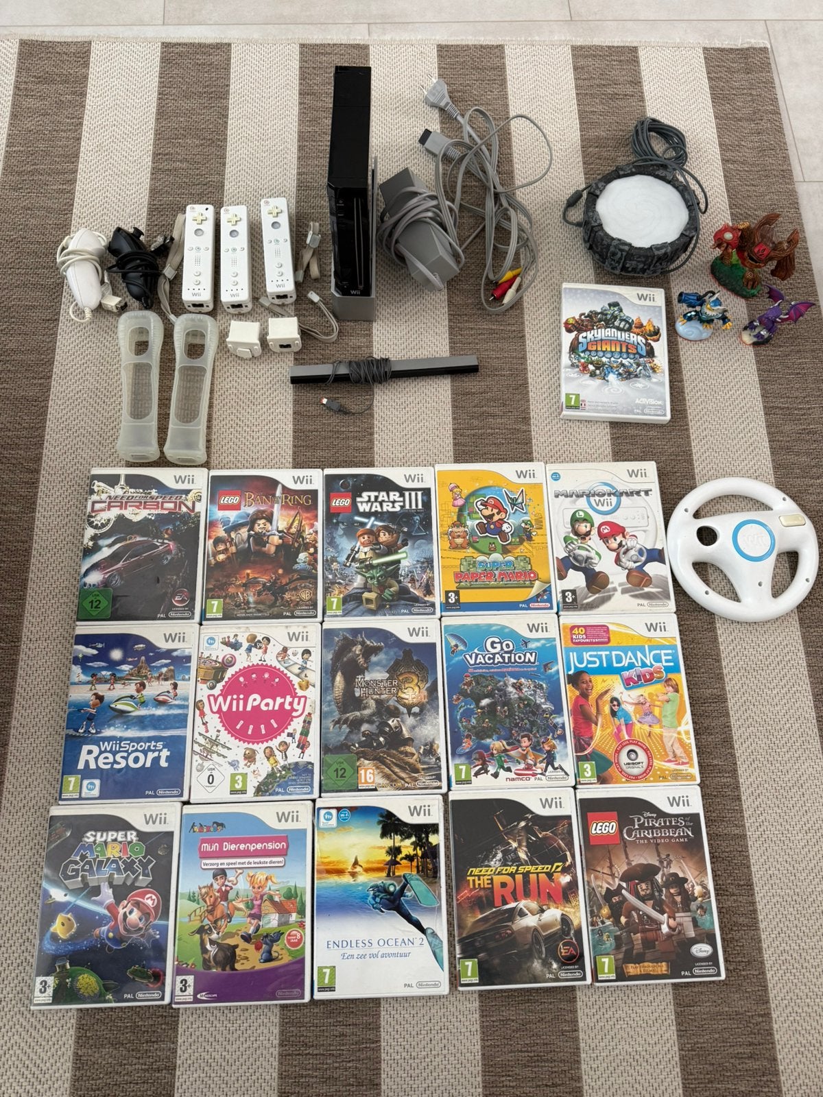 MEGA Nintendo Wii set!, Ophalen of Verzenden, Zo goed als nieuw, Met 3 controllers of meer, Met stuurtje