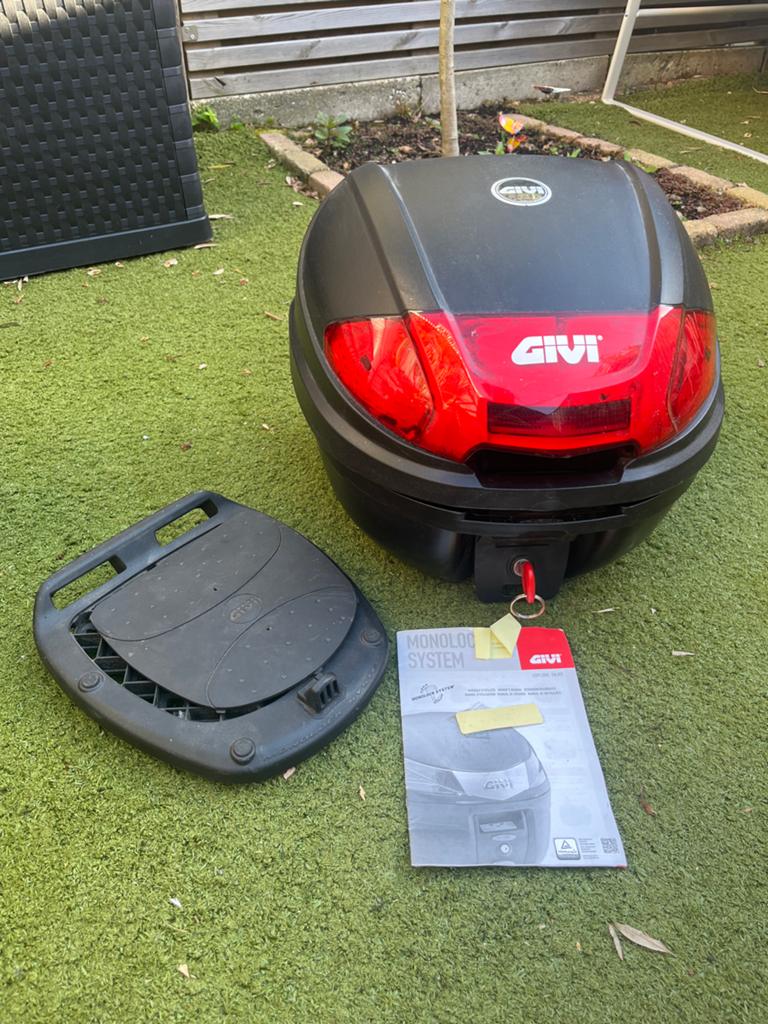 GIVI Monolock Systeem Topkoffer met Sleutel en Handleiding, Motoren, Ophalen, Gebruikt