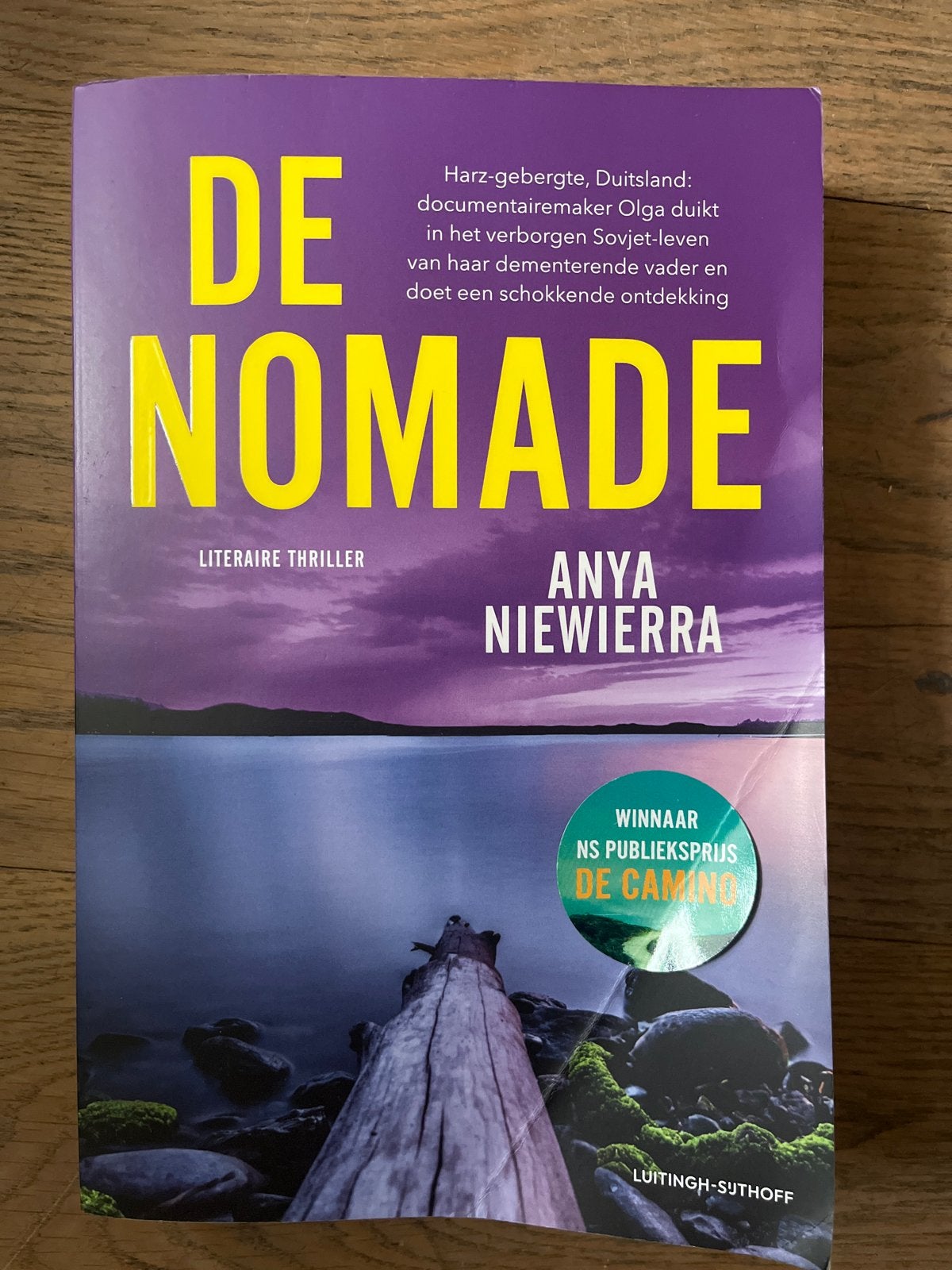 De nomade - Anya Niewierra (Literaire thriller), Boeken, Thrillers, Ophalen of Verzenden, Gelezen, Nederland