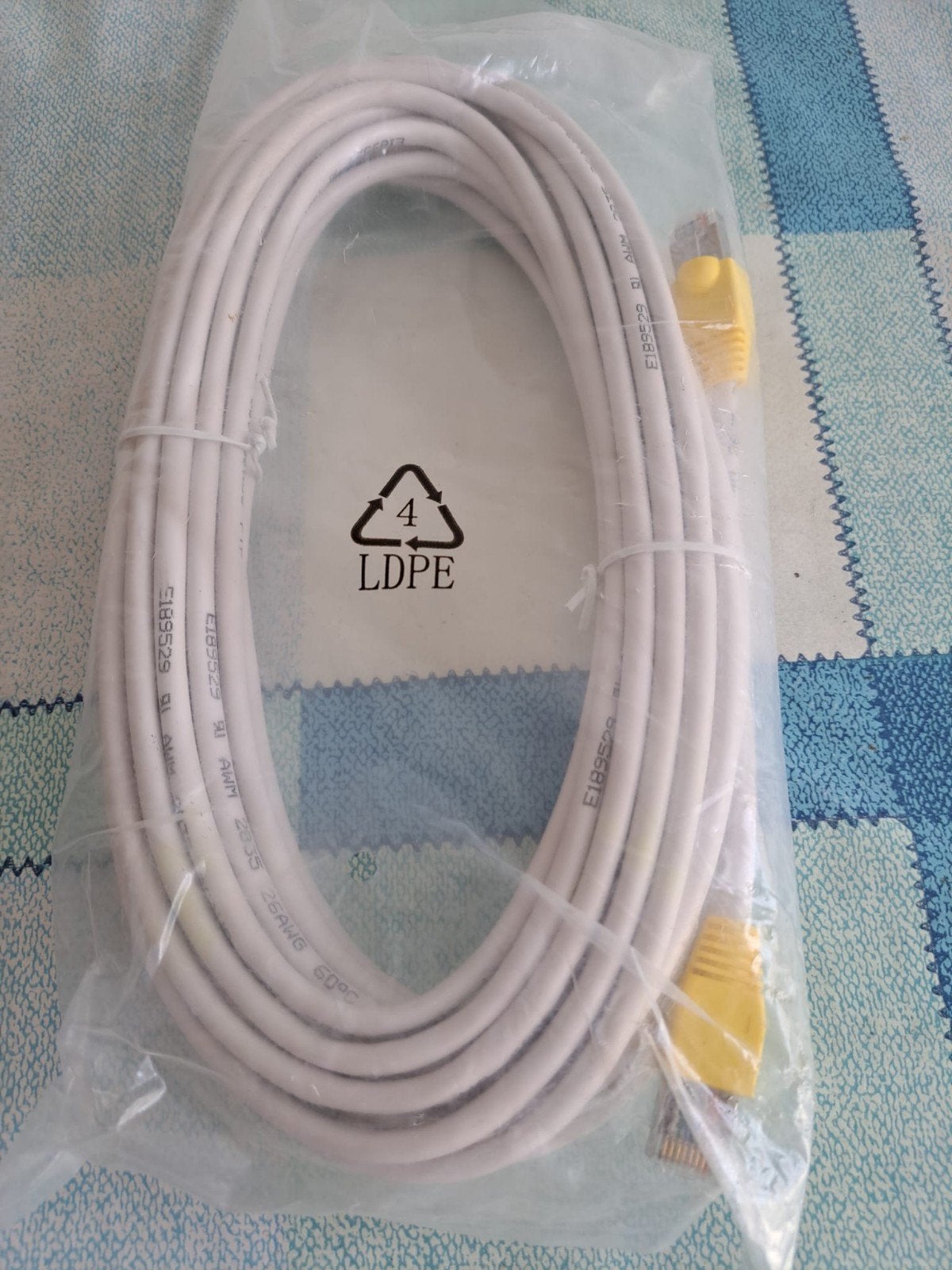 Nieuwe internetkabel van 10 meter, Computers en Software, Ophalen of Verzenden, Nieuw